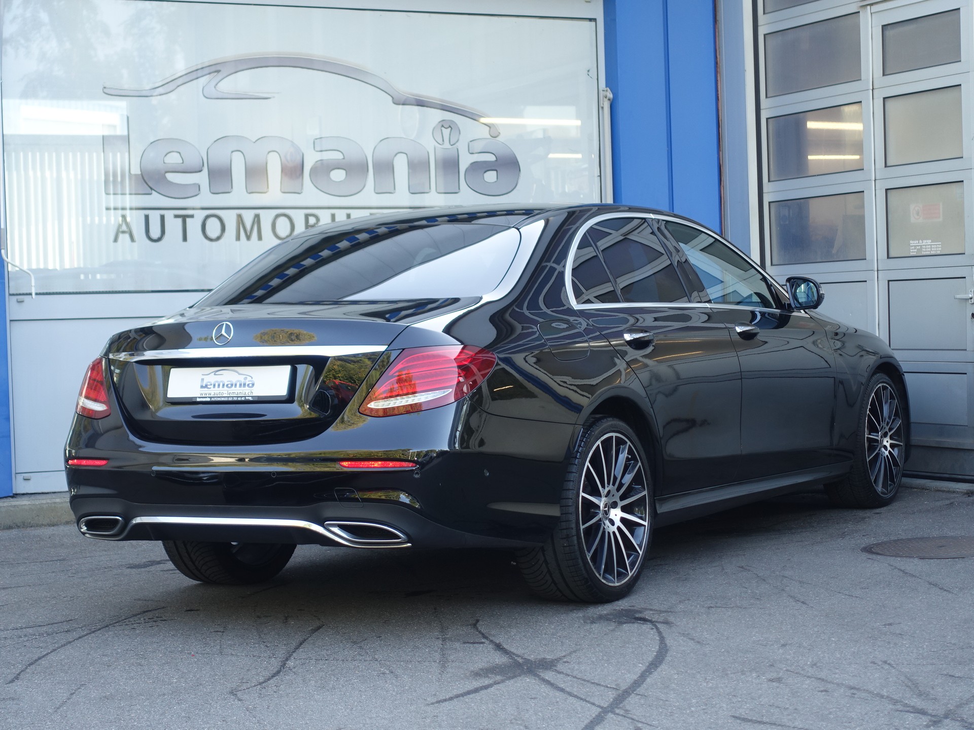 MERCEDES-BENZ E 220 d AMG Line 4Matic 9G-Tronic-image-4