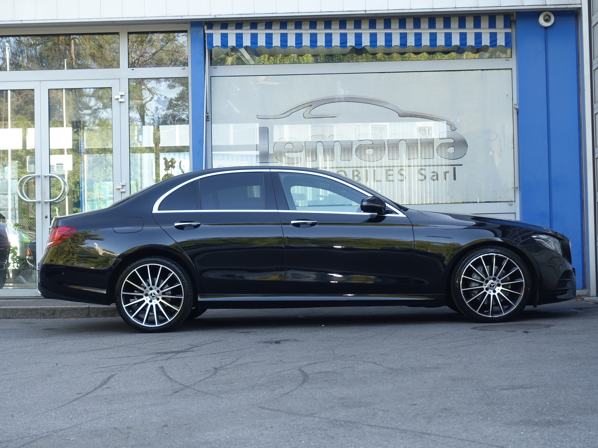 MERCEDES-BENZ E 220 d AMG Line 4Matic 9G-Tronic-image-6