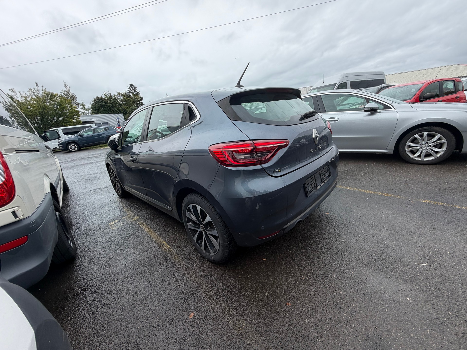 RENAULT Clio 1.0 Intens CVT-image-6