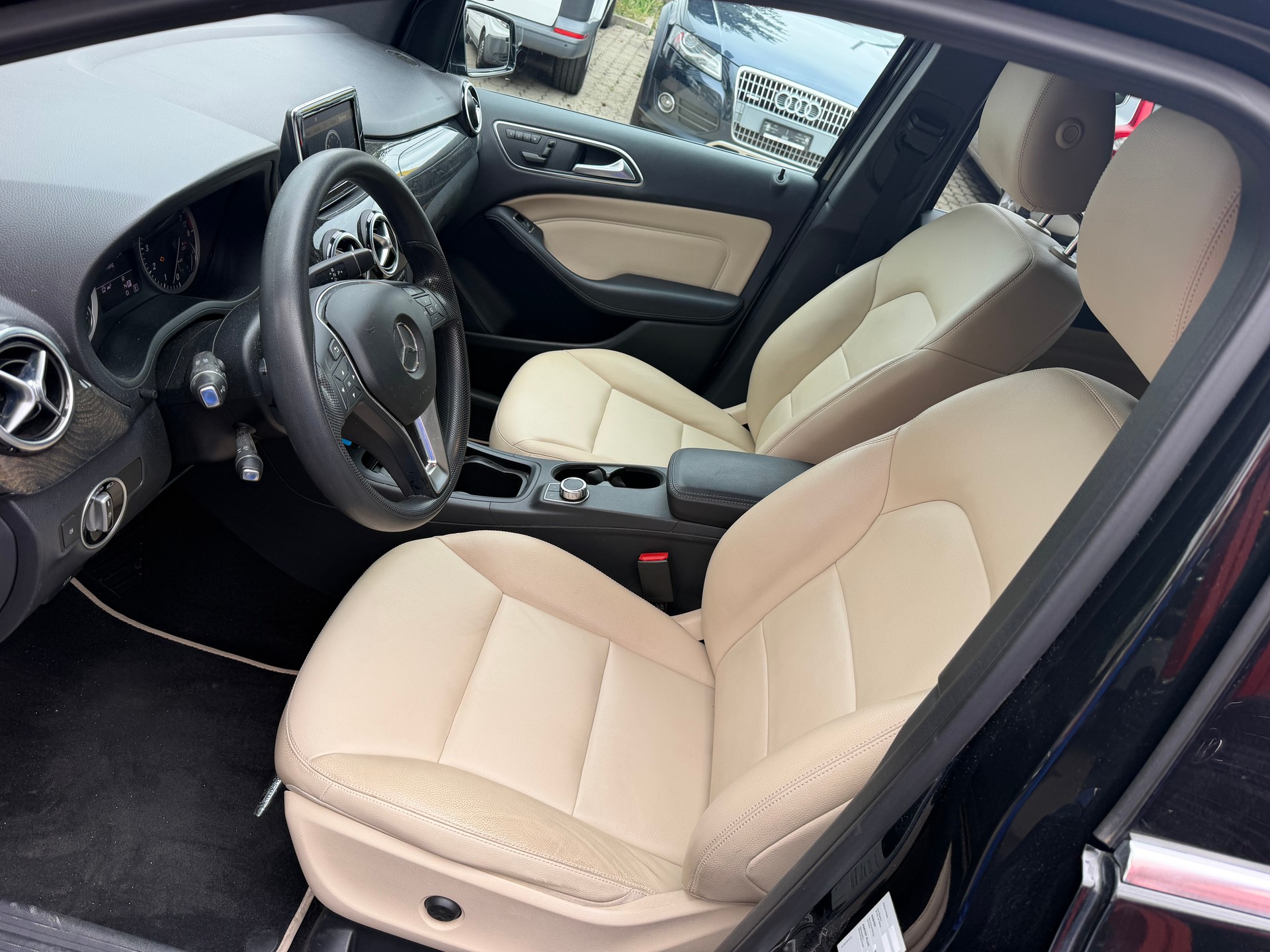 MERCEDES-BENZ B 200 7G-DCT-image-6