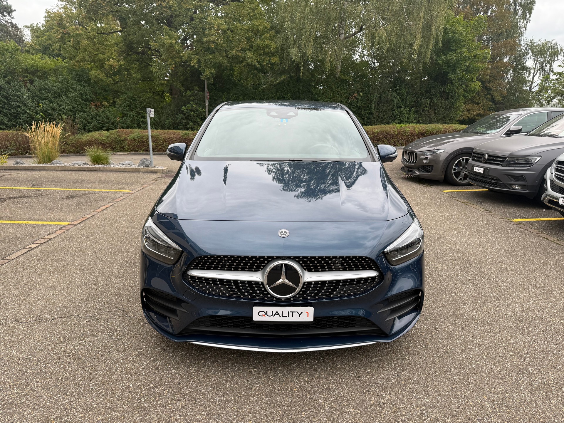 MERCEDES-BENZ B 220 4Matic AMG Line 7G-DCT-image-1