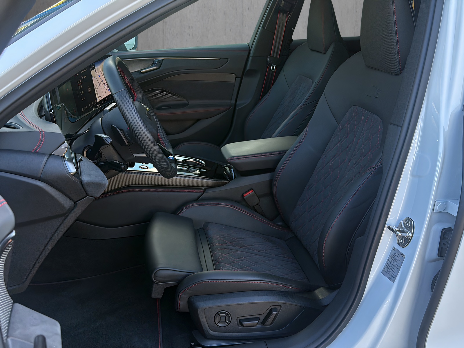 AUDI A6 Avant TFSI quattro 270 kW S tronic-image-9