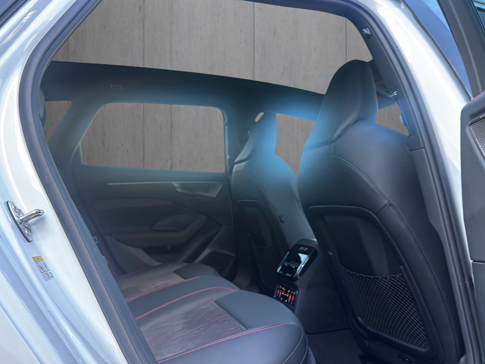 AUDI A6 Avant TFSI quattro 270 kW S tronic-image-11