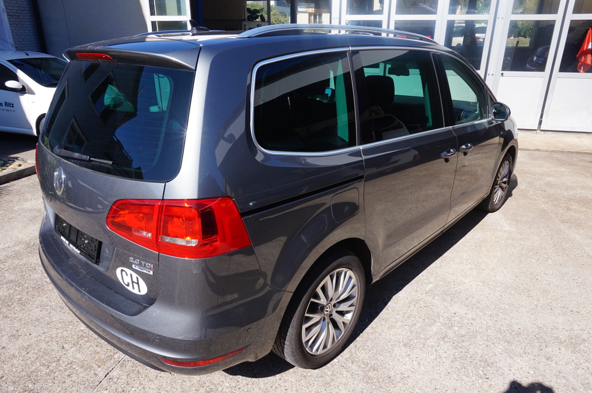 VW Sharan 2.0 TDI BMT Cup DSG-image-2