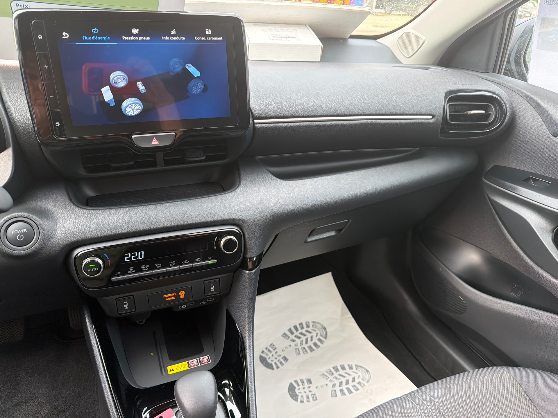 TOYOTA Yaris 1.5 Comfort e-CVT-image-7