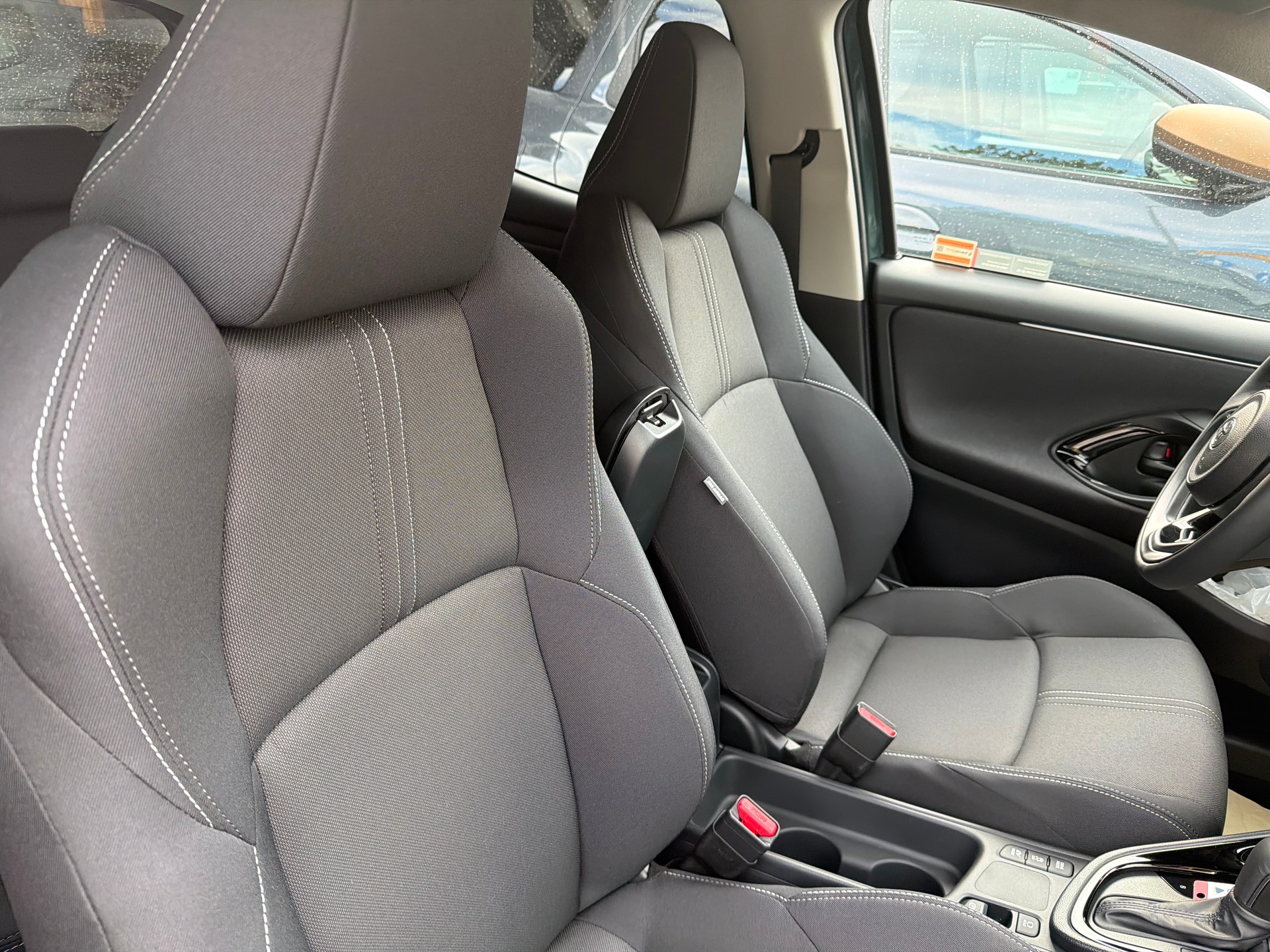TOYOTA Yaris 1.5 Comfort e-CVT-image-12