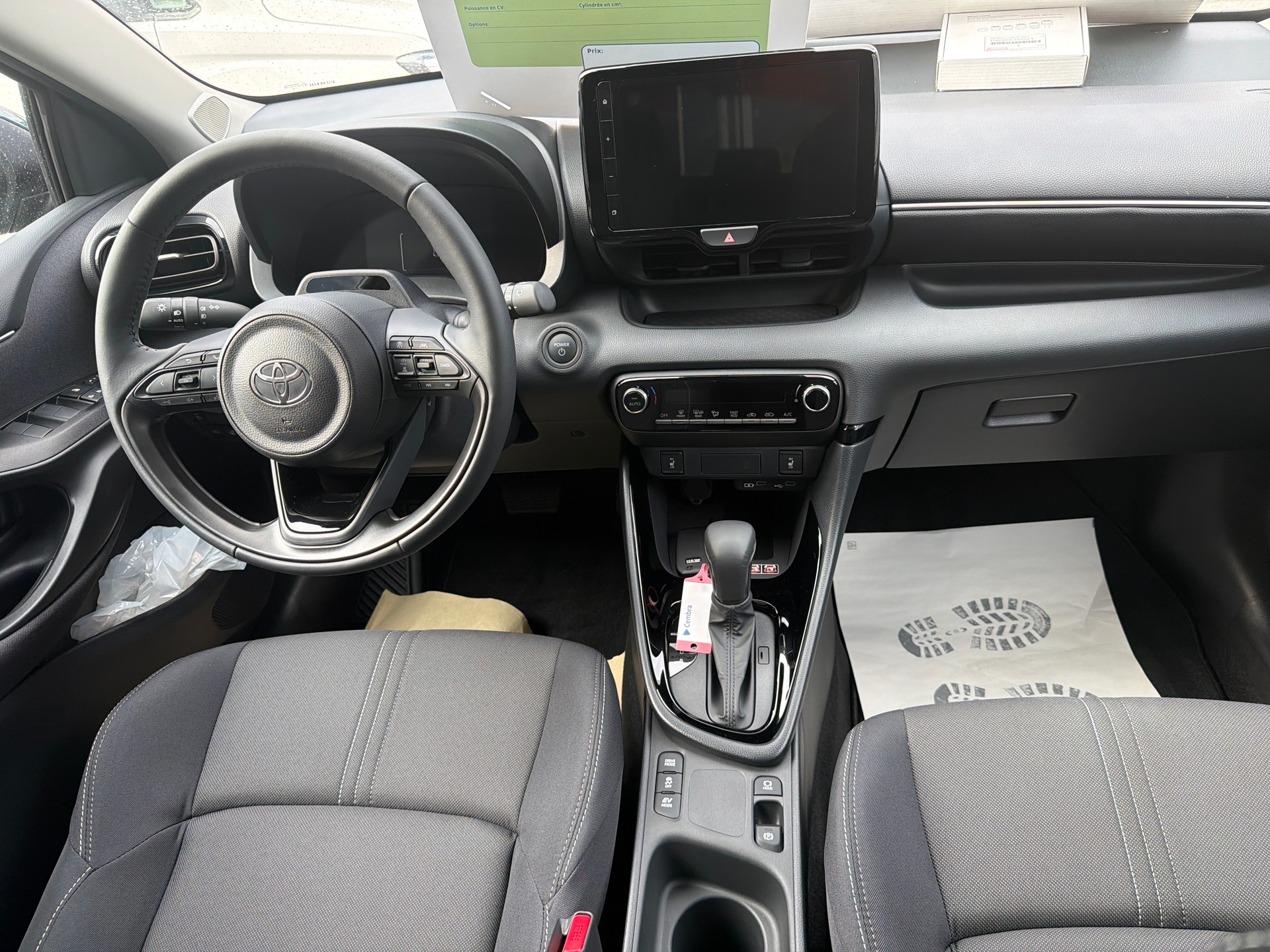 TOYOTA Yaris 1.5 Comfort e-CVT-image-10