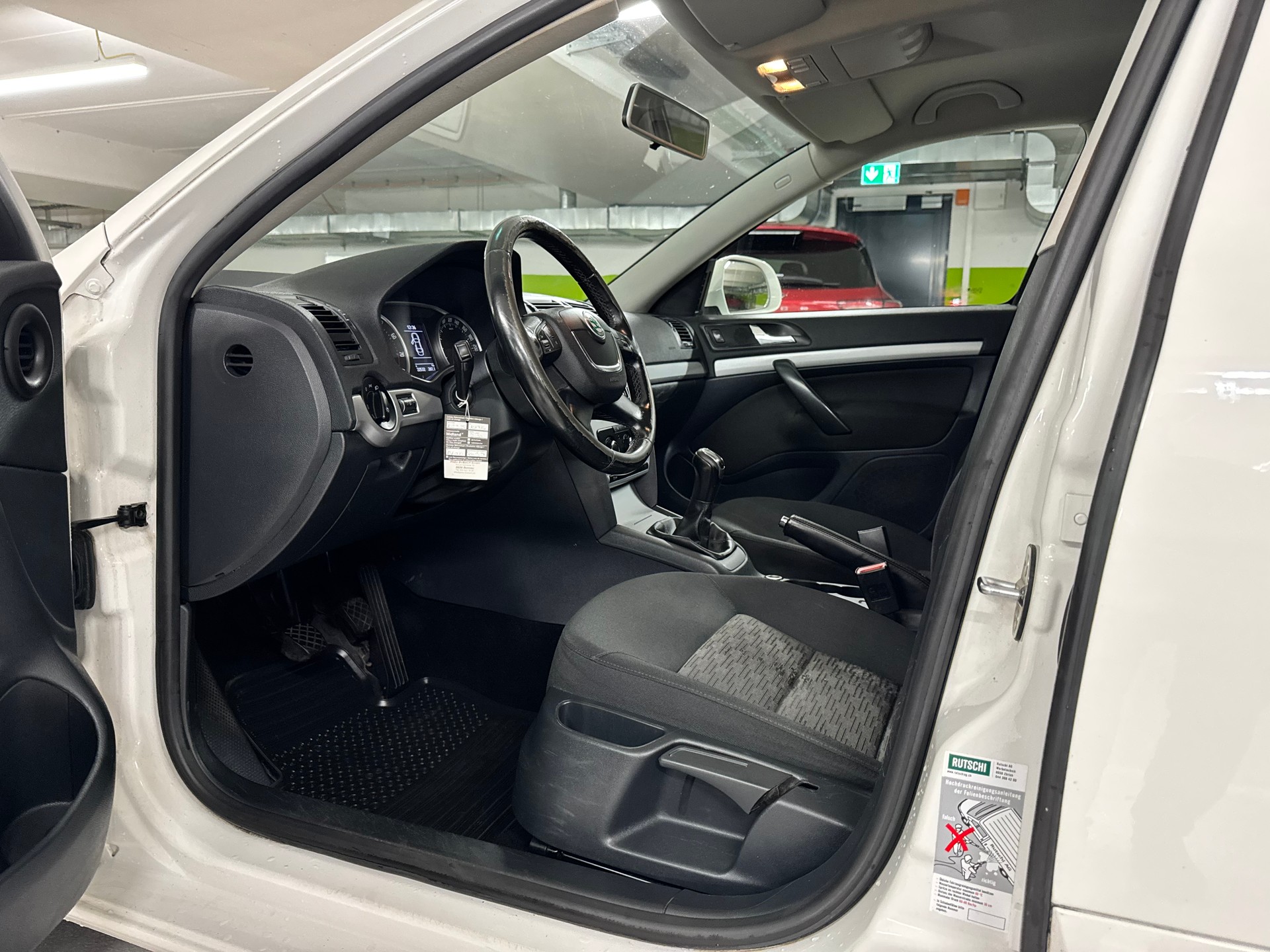 SKODA Octavia Combi 1.8 TSI Ambition 4x4-image-10