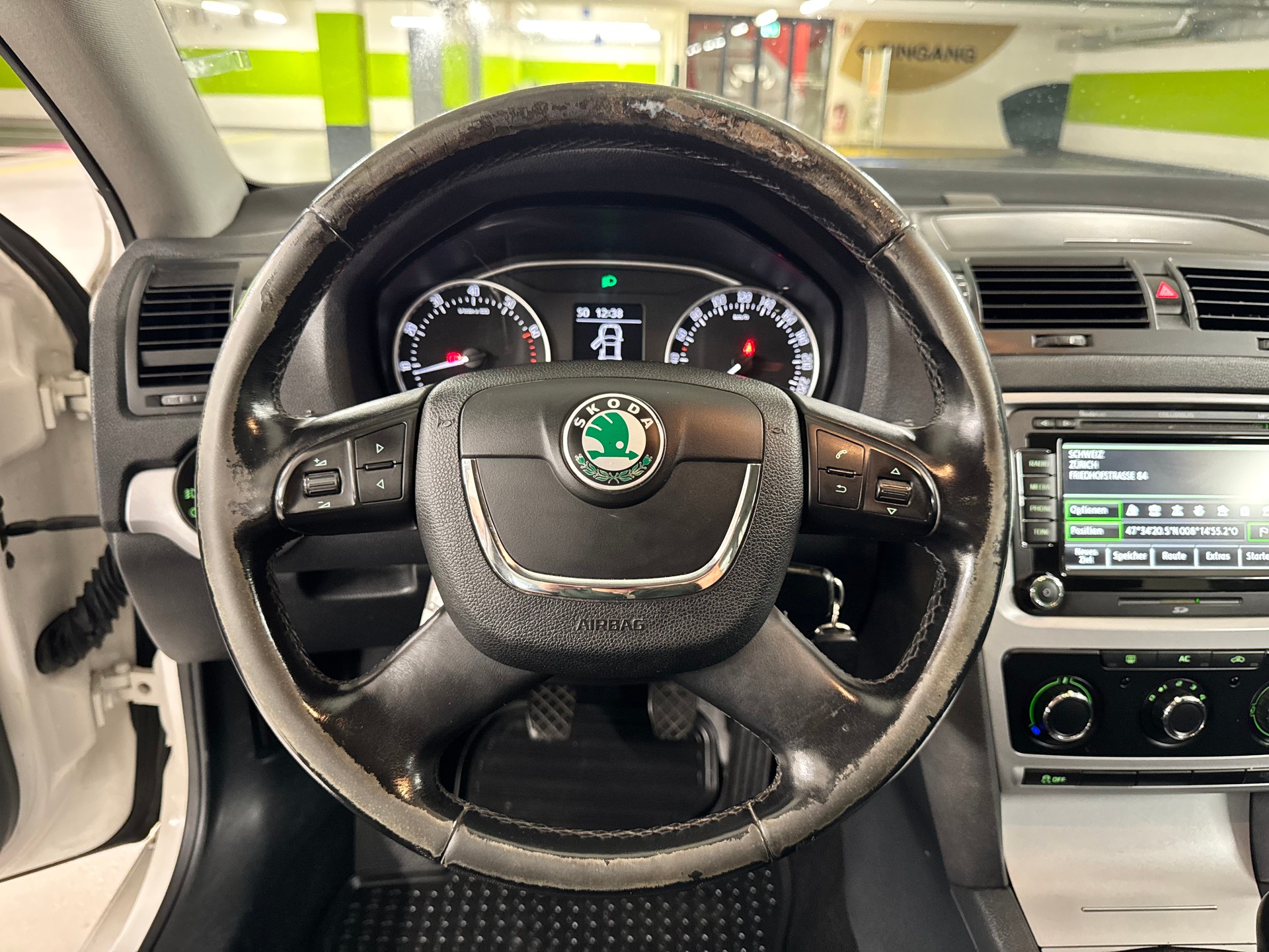 SKODA Octavia Combi 1.8 TSI Ambition 4x4-image-12