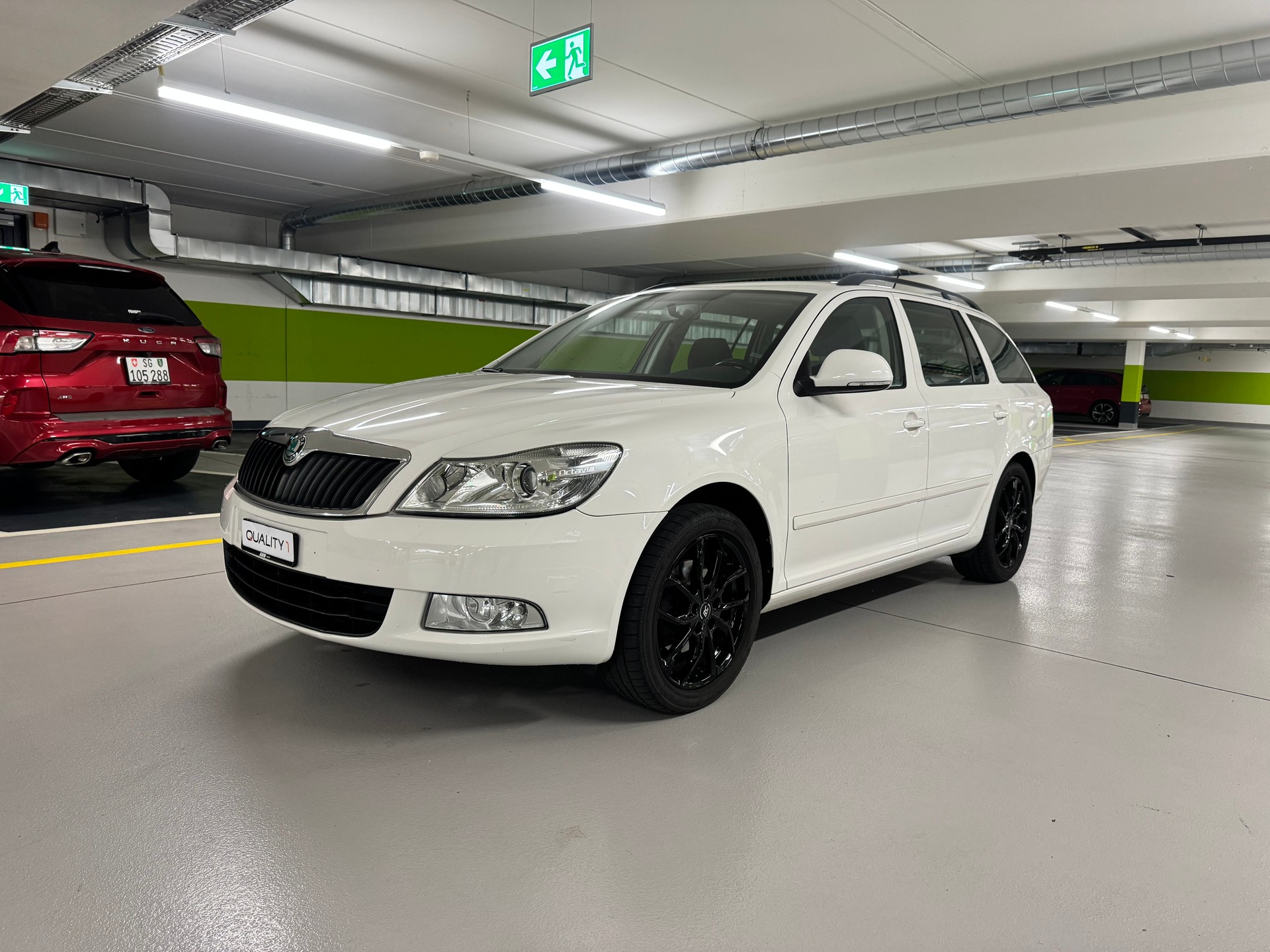 SKODA Octavia Combi 1.8 TSI Ambition 4x4-image-0