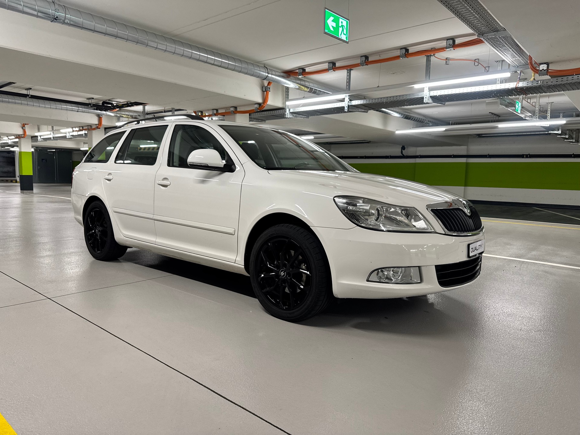 SKODA Octavia Combi 1.8 TSI Ambition 4x4-image-2