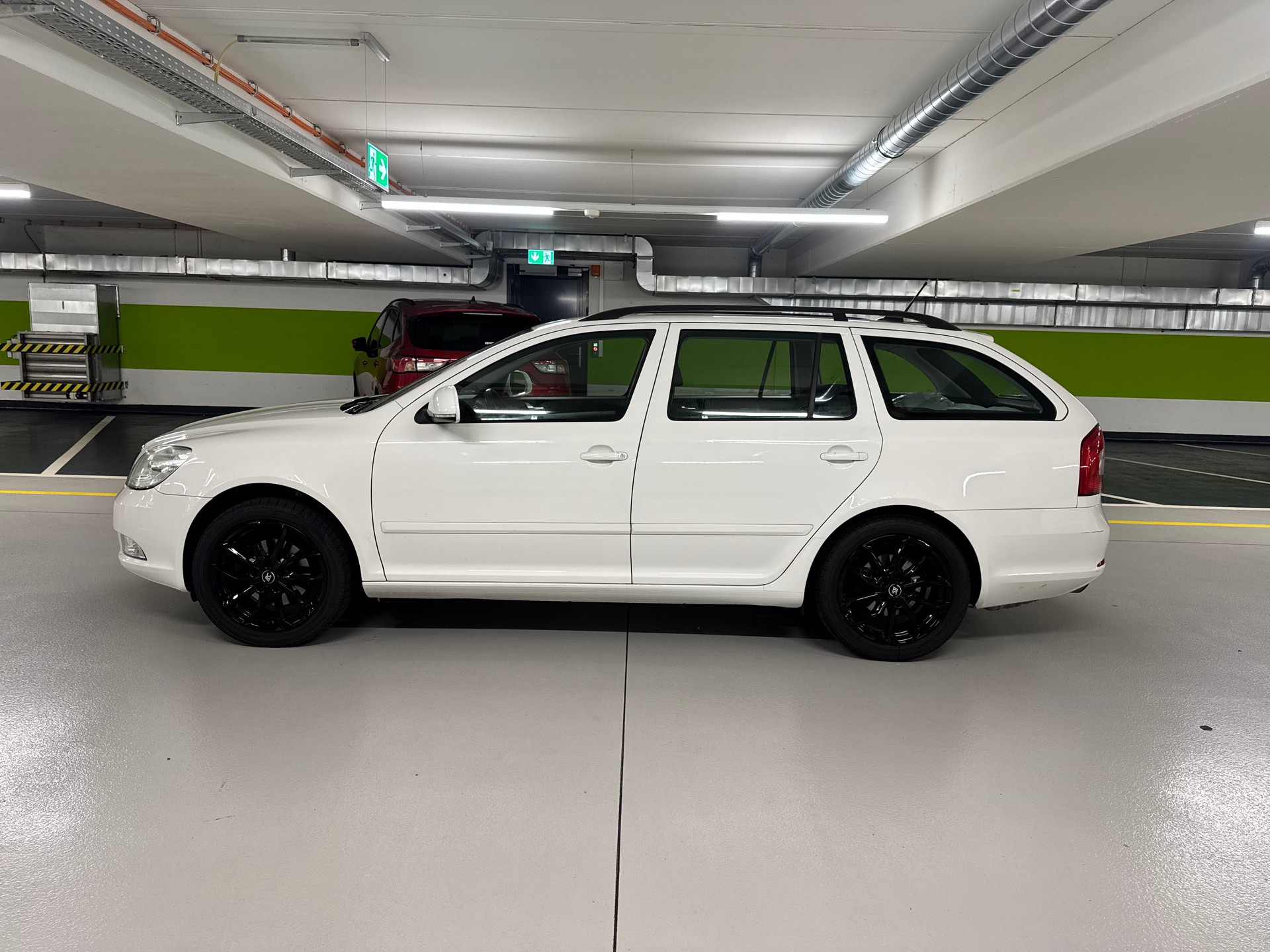 SKODA Octavia Combi 1.8 TSI Ambition 4x4-image-7