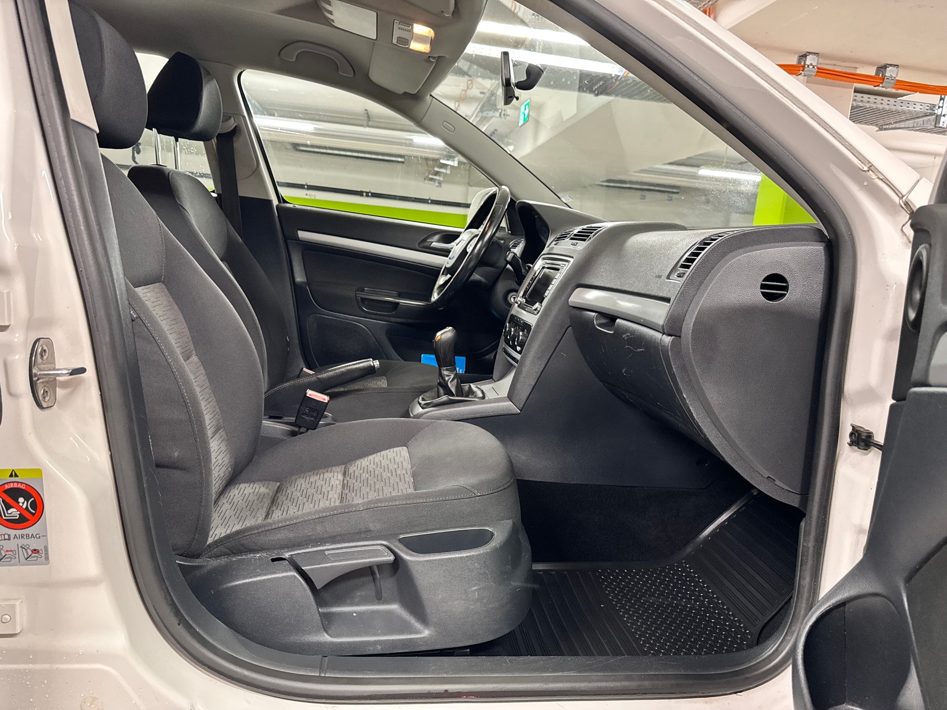 SKODA Octavia Combi 1.8 TSI Ambition 4x4-image-14