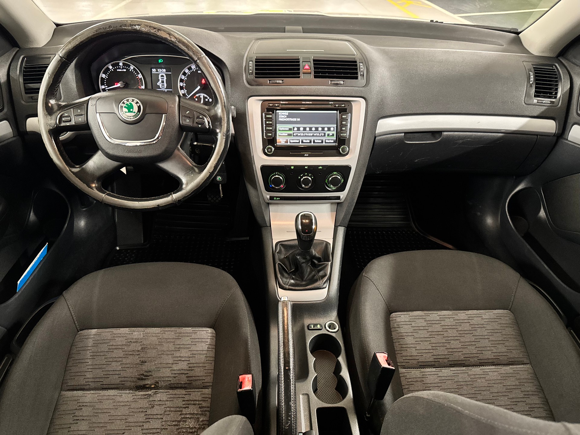 SKODA Octavia Combi 1.8 TSI Ambition 4x4-image-11