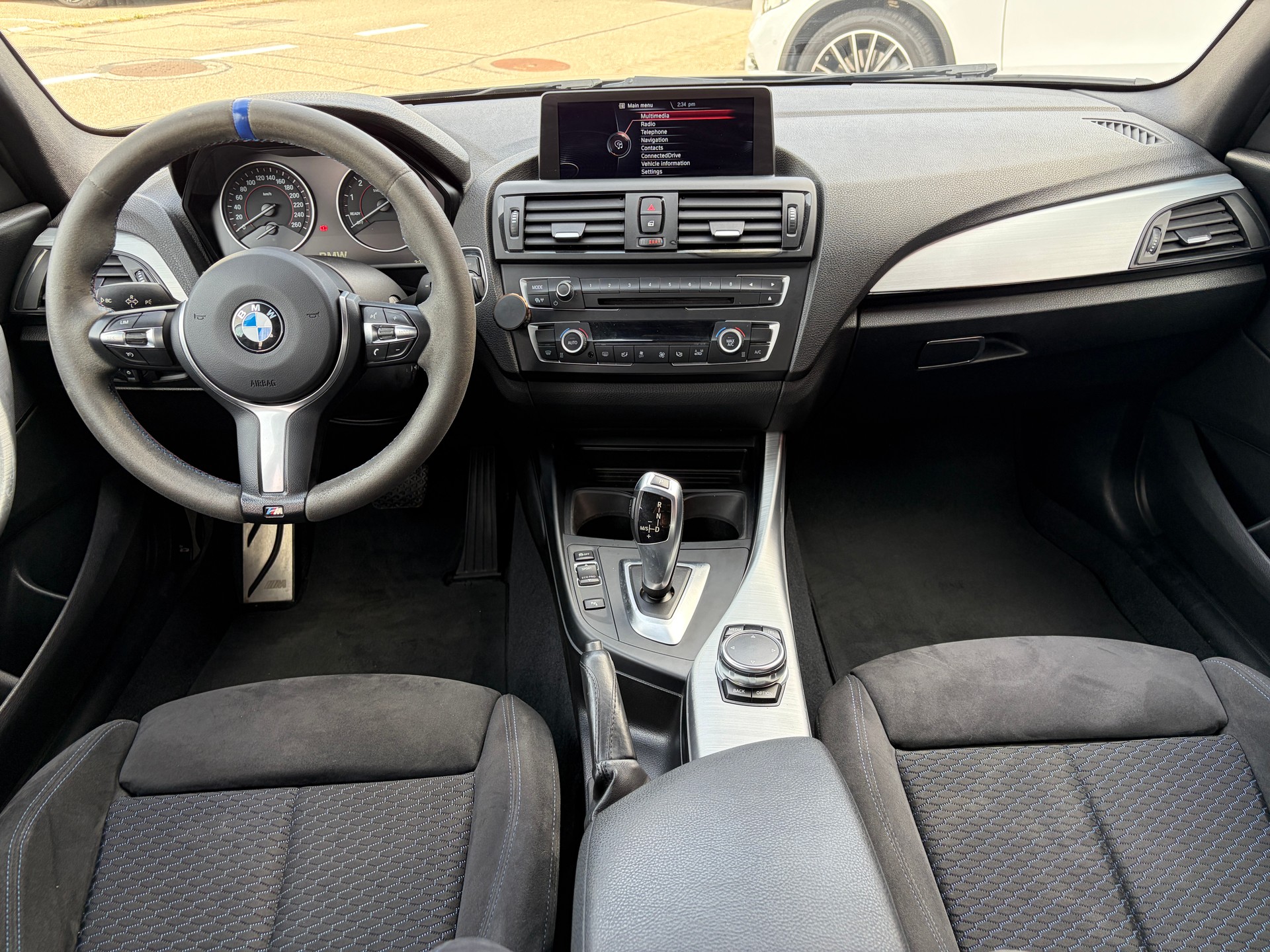 BMW 116i Steptronic-image-10