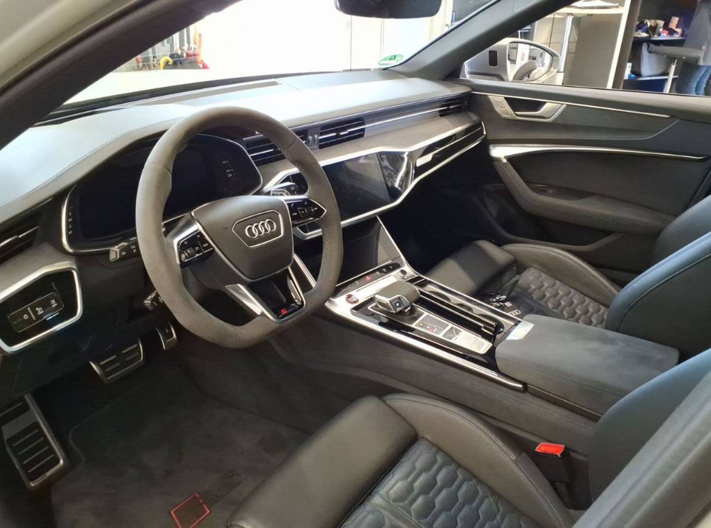 AUDI RS6 Avant 4.0 TFSI V8 Performance quattro-image-5