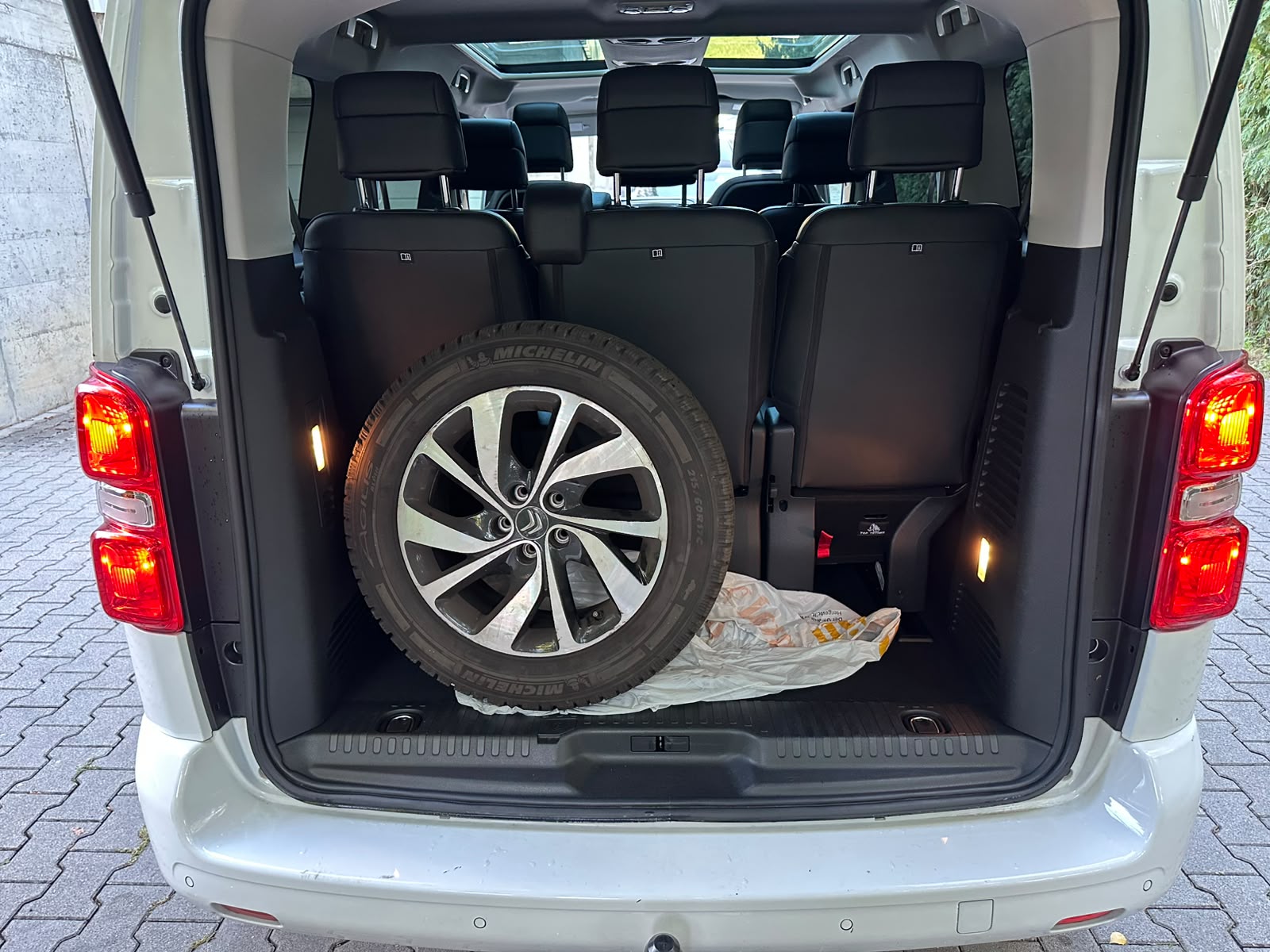 CITROEN Spacetourer 2.0 BlueHDi ShineM EAT-image-19