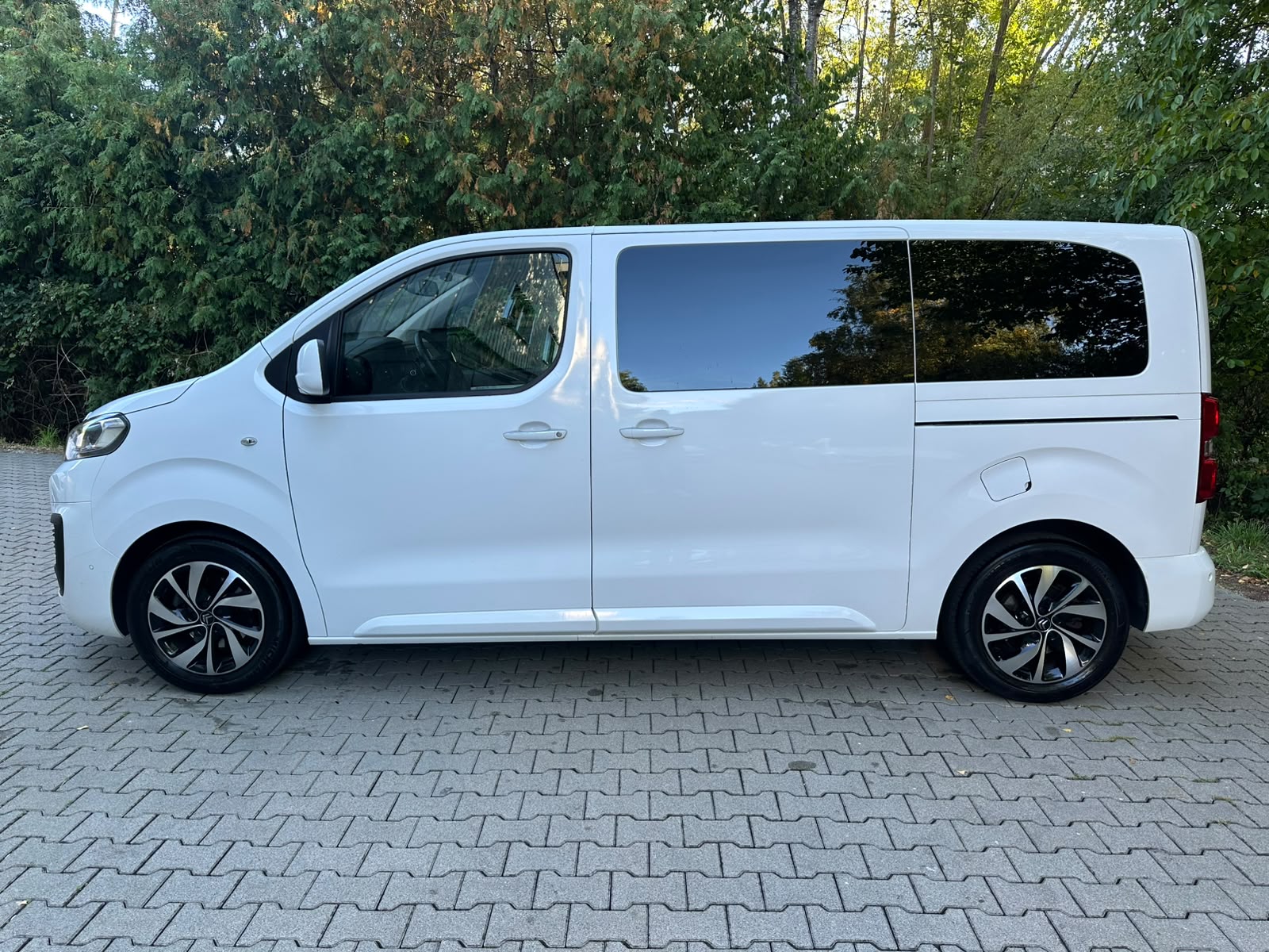 CITROEN Spacetourer 2.0 BlueHDi ShineM EAT-image-1