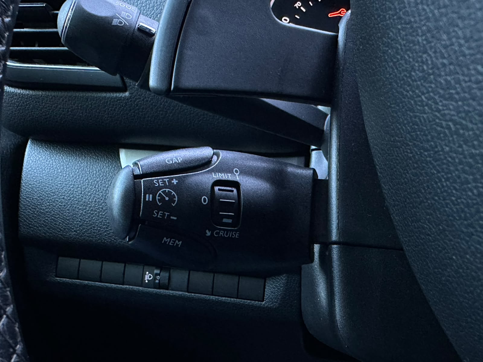 CITROEN Spacetourer 2.0 BlueHDi ShineM EAT-image-30