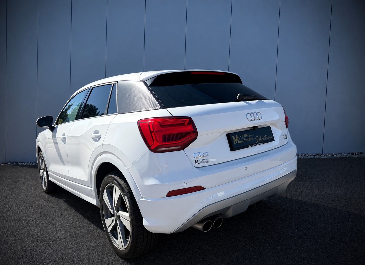 AUDI Q2 2.0 TFSI sport quattro S-tronic-image-2