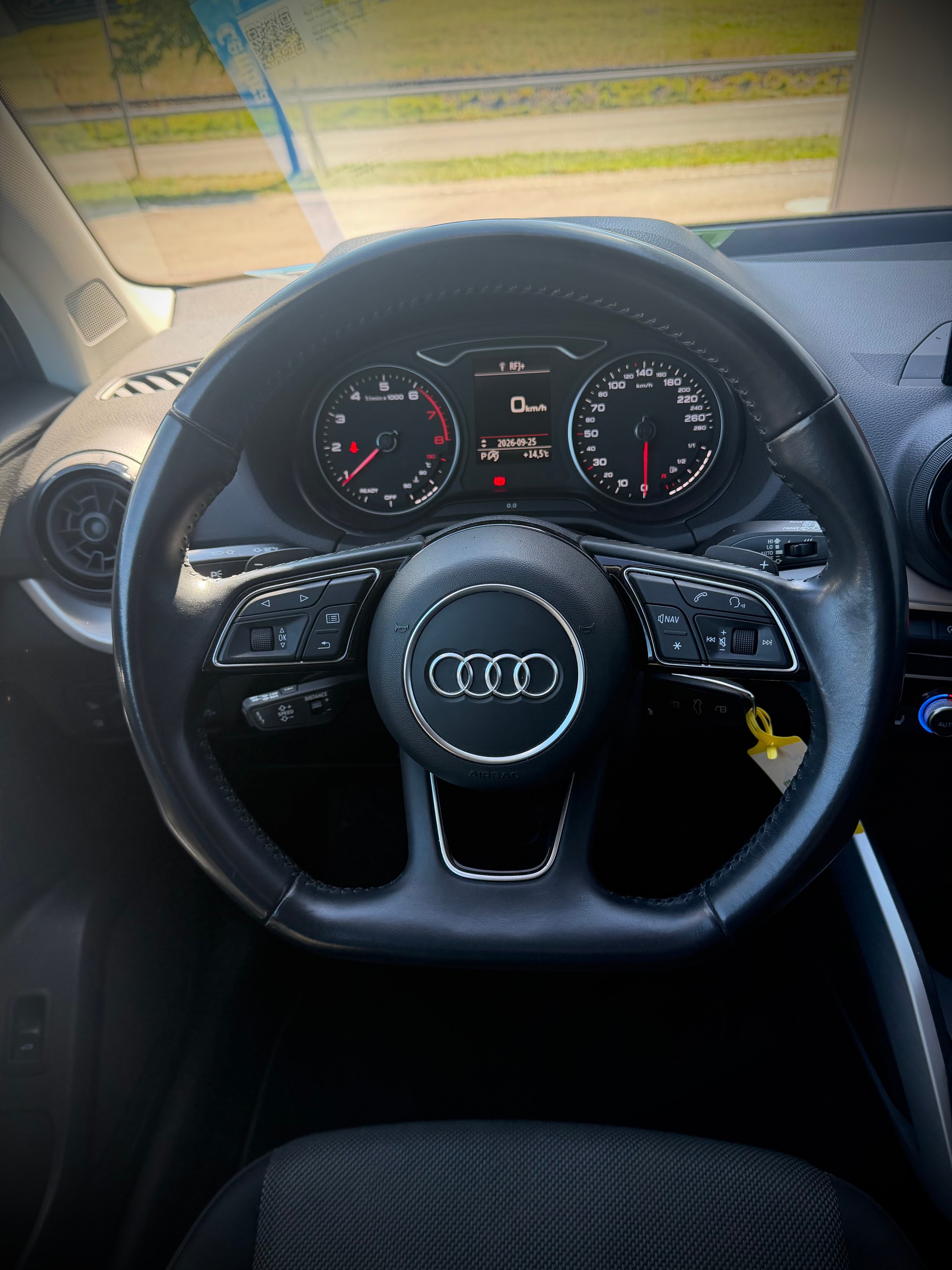 AUDI Q2 2.0 TFSI sport quattro S-tronic-image-6