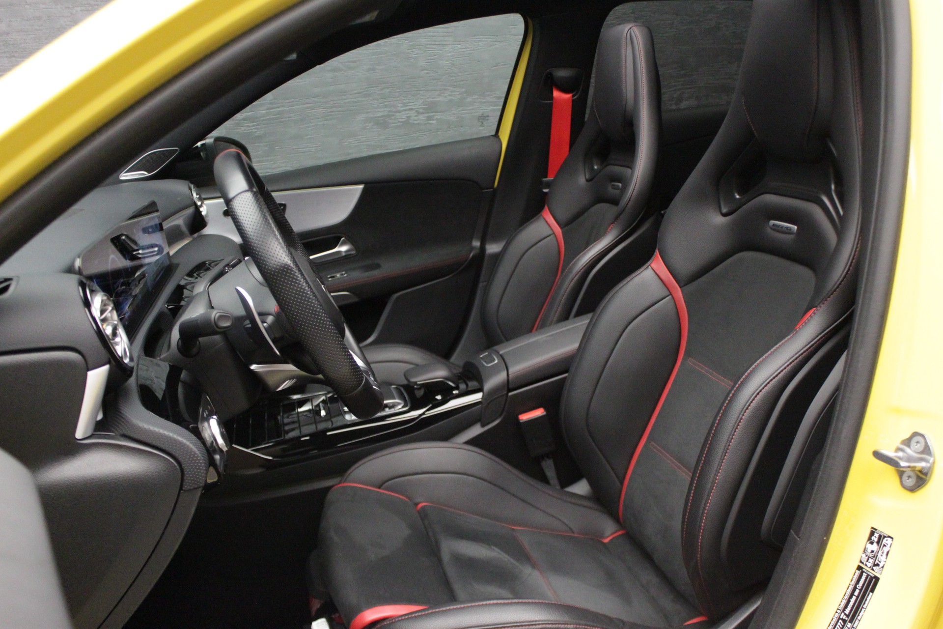 MERCEDES-BENZ A 35 AMG 4Matic Speedshift-image-20