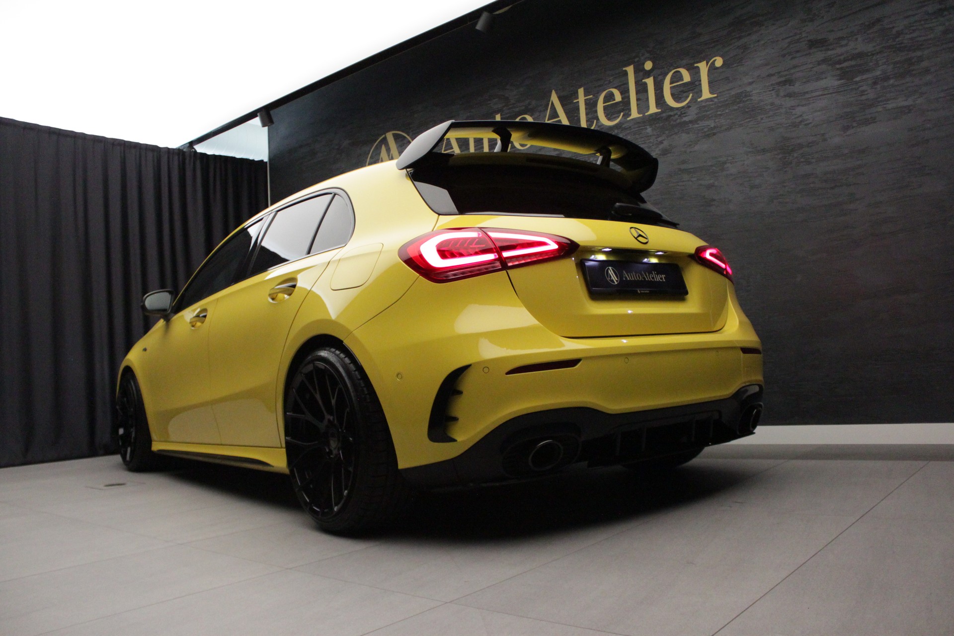 MERCEDES-BENZ A 35 AMG 4Matic Speedshift-image-12