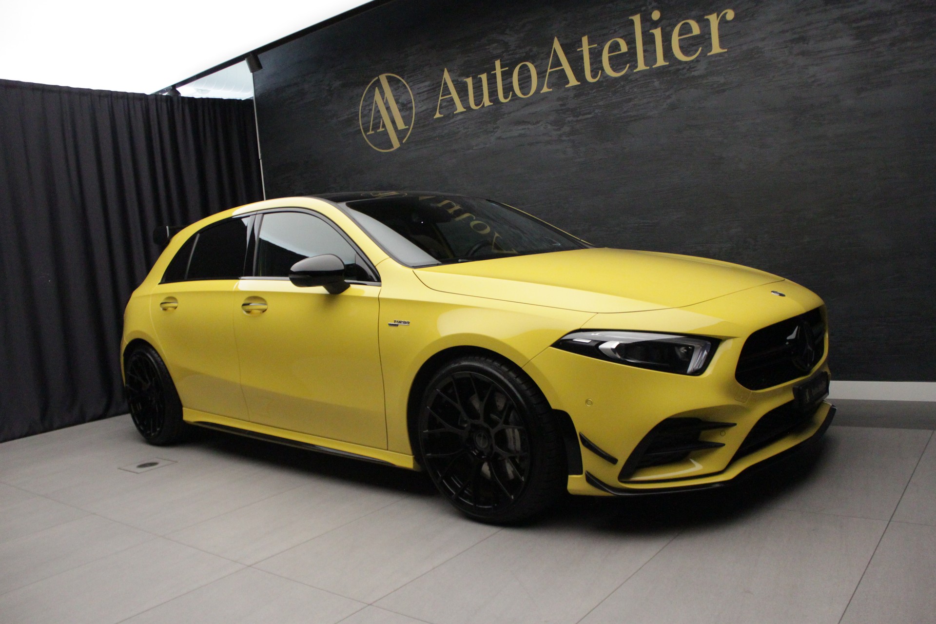 MERCEDES-BENZ A 35 AMG 4Matic Speedshift-image-2