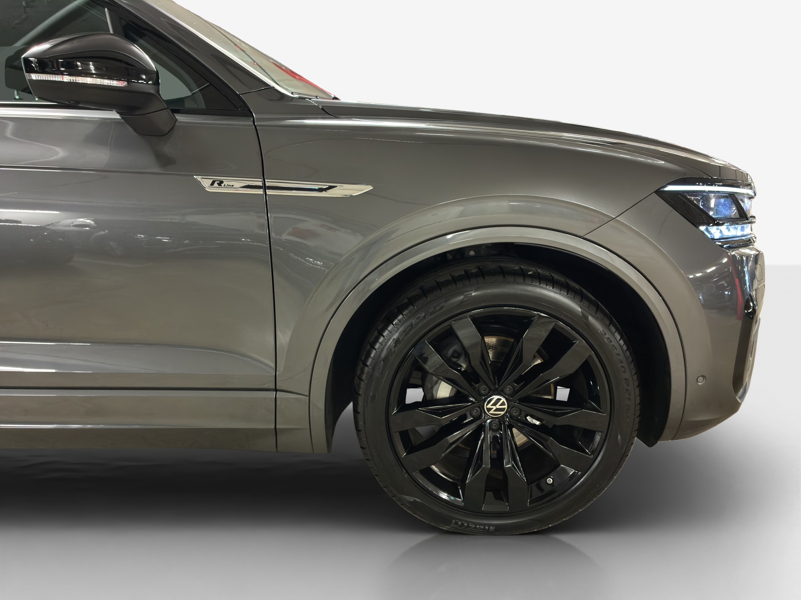 VW Touareg 3.0 TDI R Line Tiptronic-image-13