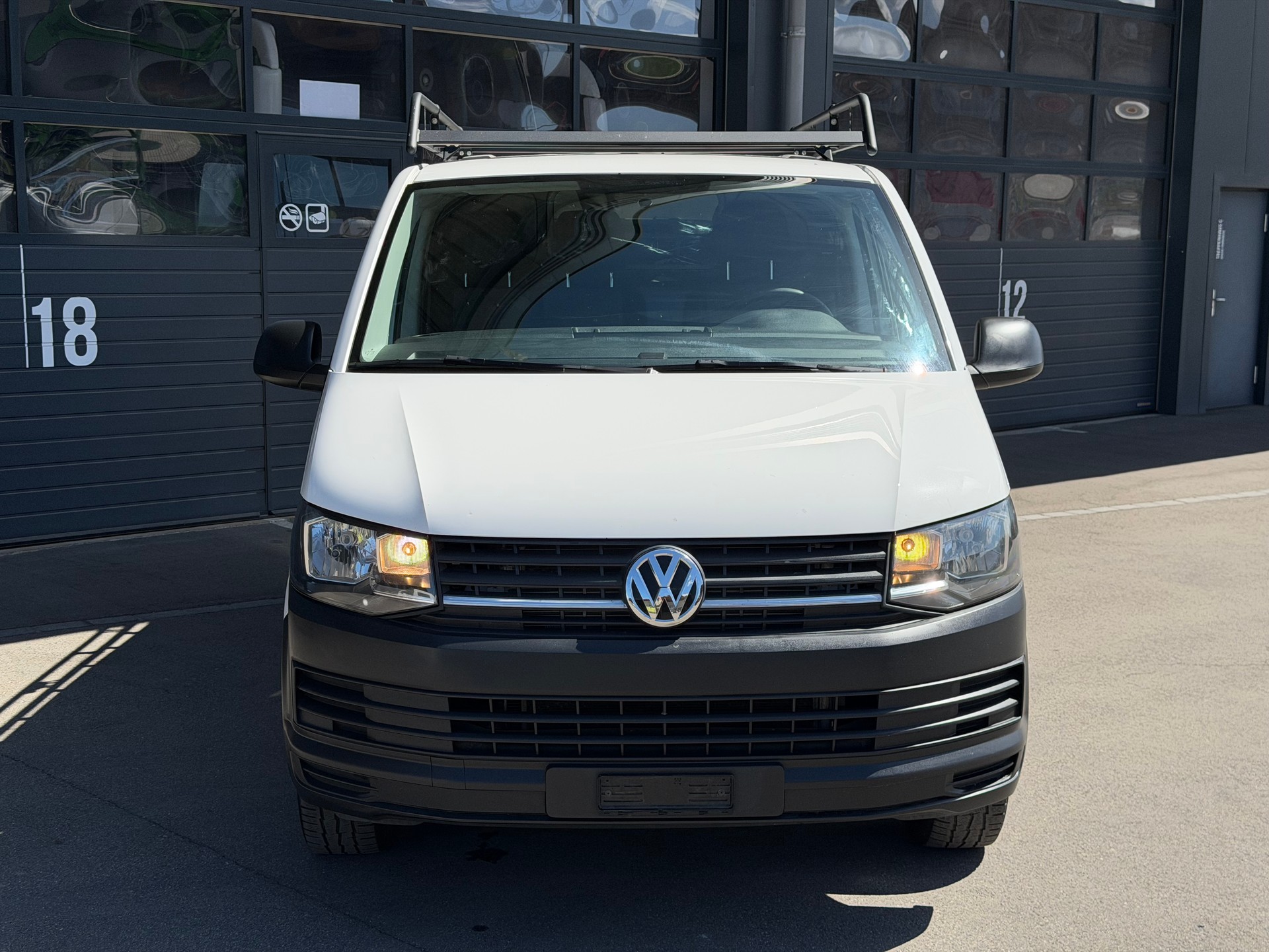 VW T6 2.0 TDI | Frisch ab MFK | Frisch ab Service | neuer DPF | Navi | Parksensoren | Klima | Dachträger-image-1