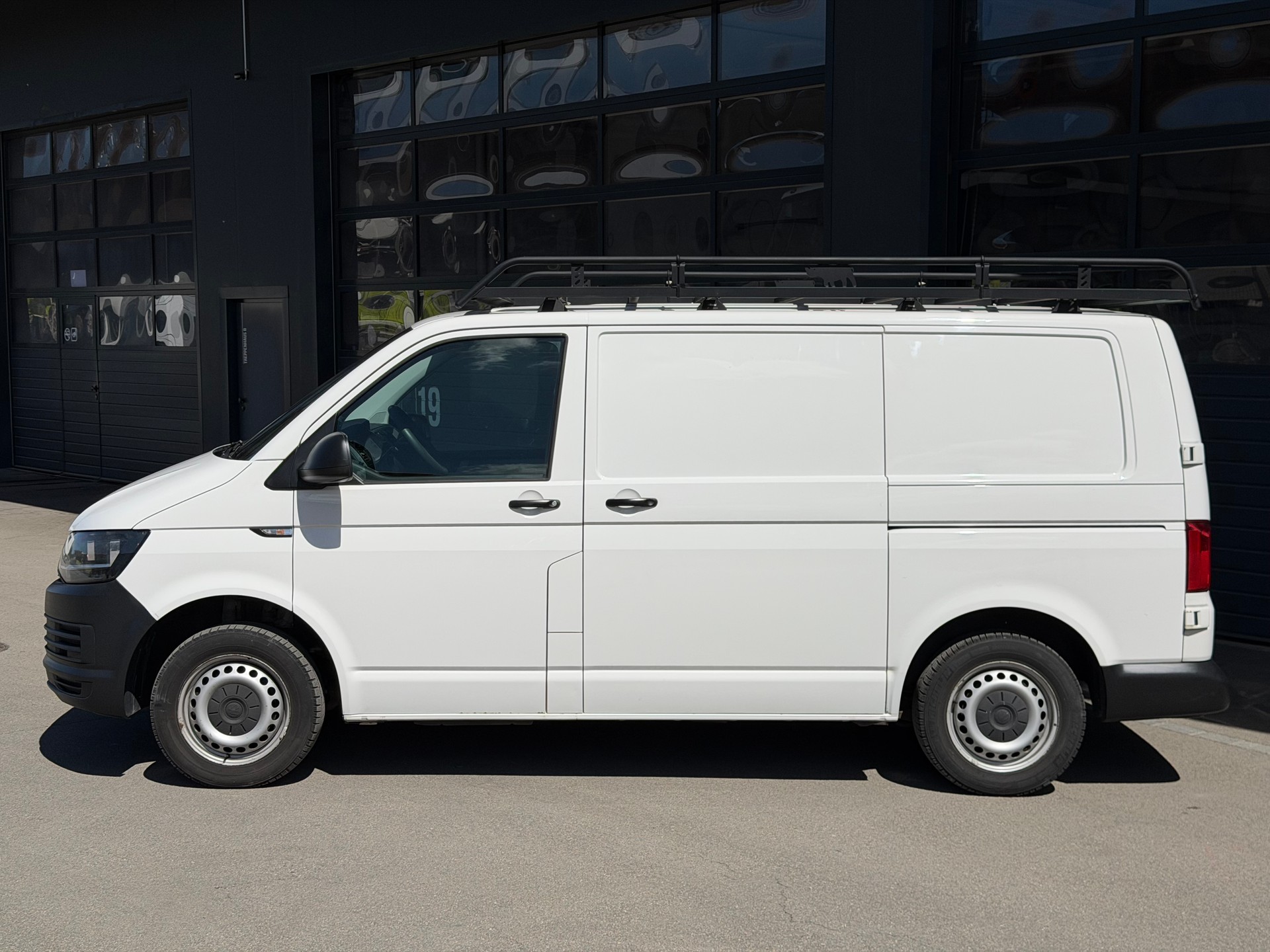 VW T6 2.0 TDI | Frisch ab MFK | Frisch ab Service | neuer DPF | Navi | Parksensoren | Klima | Dachträger-image-2