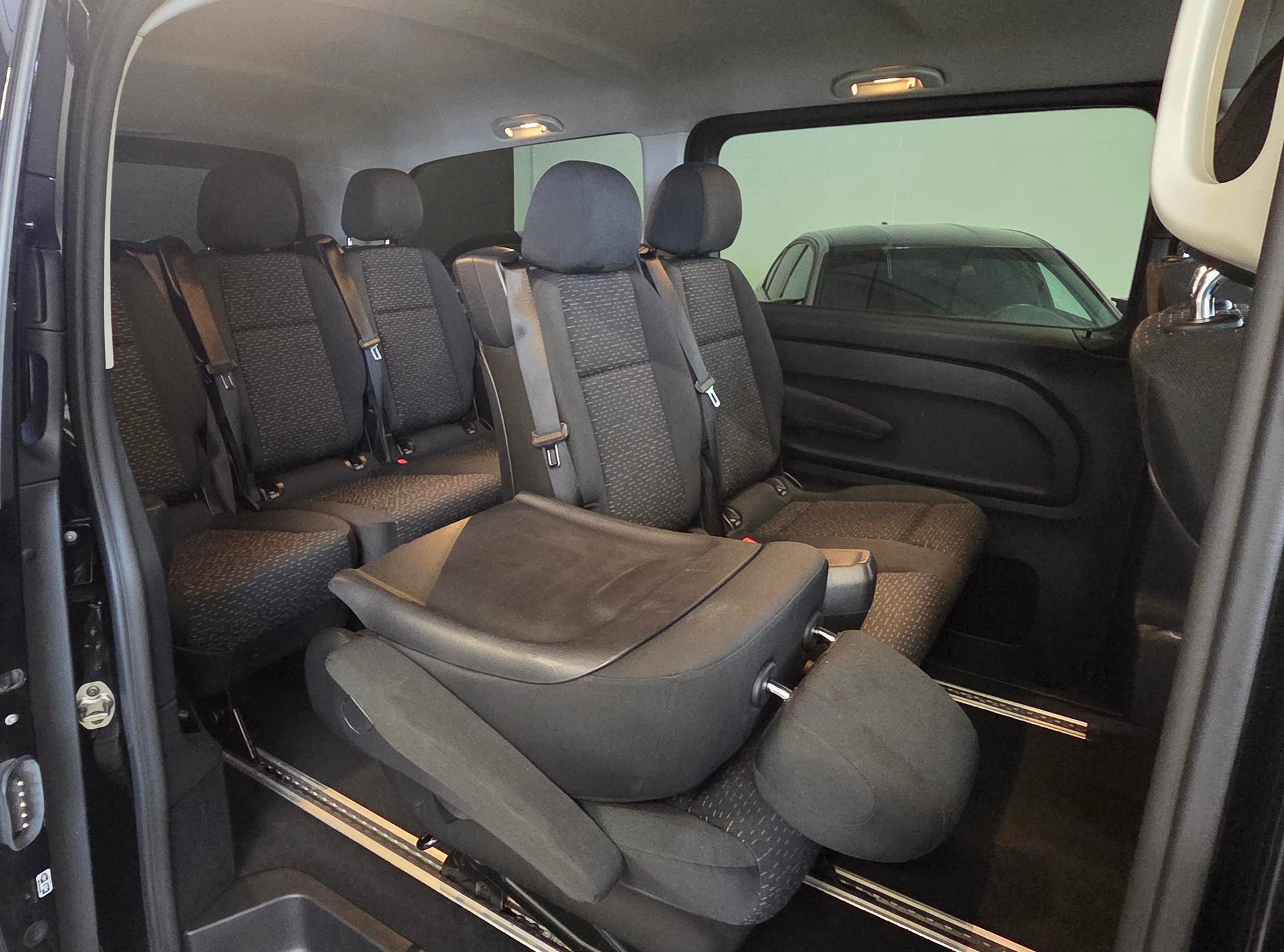 MERCEDES-BENZ Vito 116 CDI Lang Select Tourer 4Matic 9G-Tronic-image-7