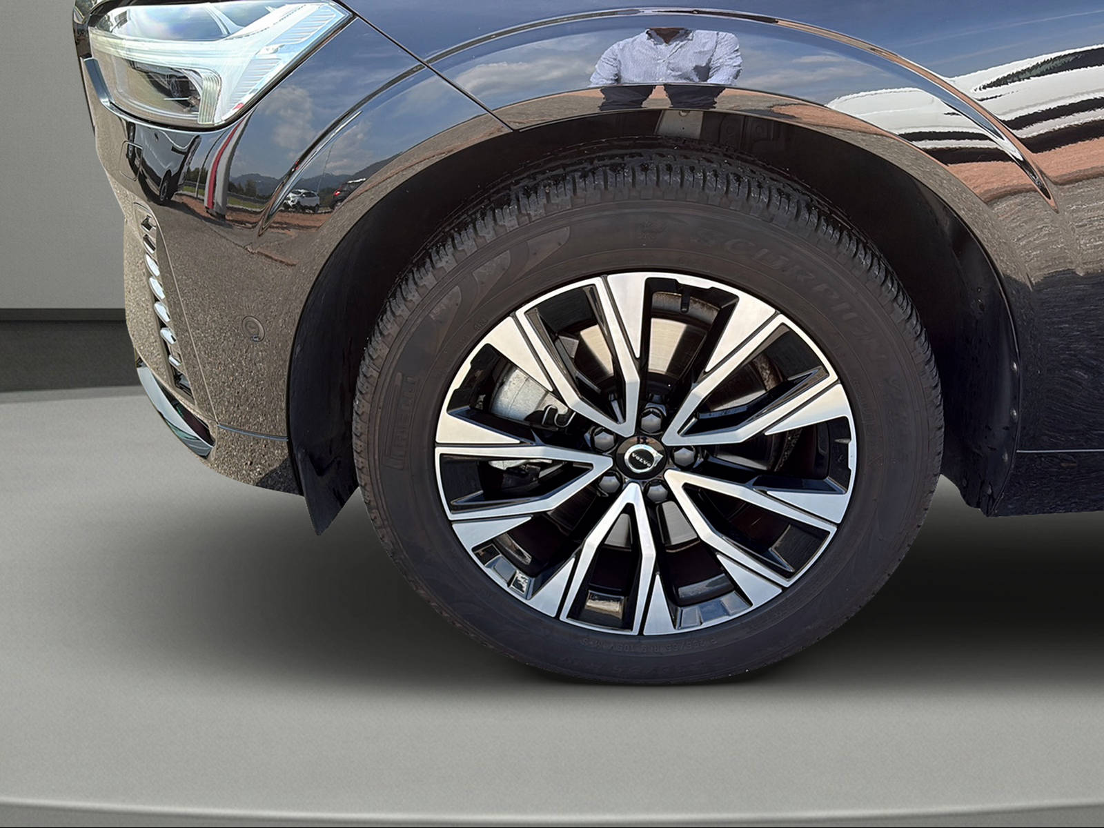 VOLVO XC60 B4 Diesel Mild Hybrid AWD Plus Dark Geartronic-image-3