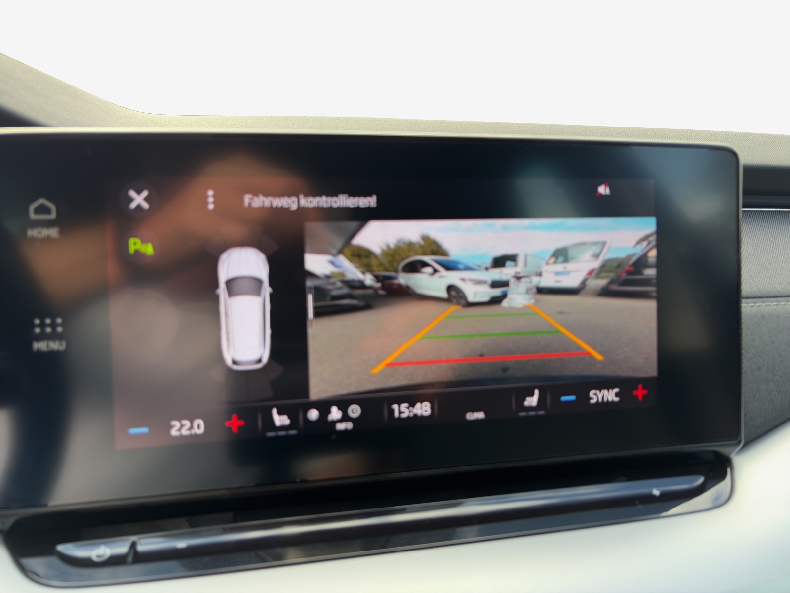 SKODA Octavia Combi 2.0 TSI Style DSG 4x4-image-14