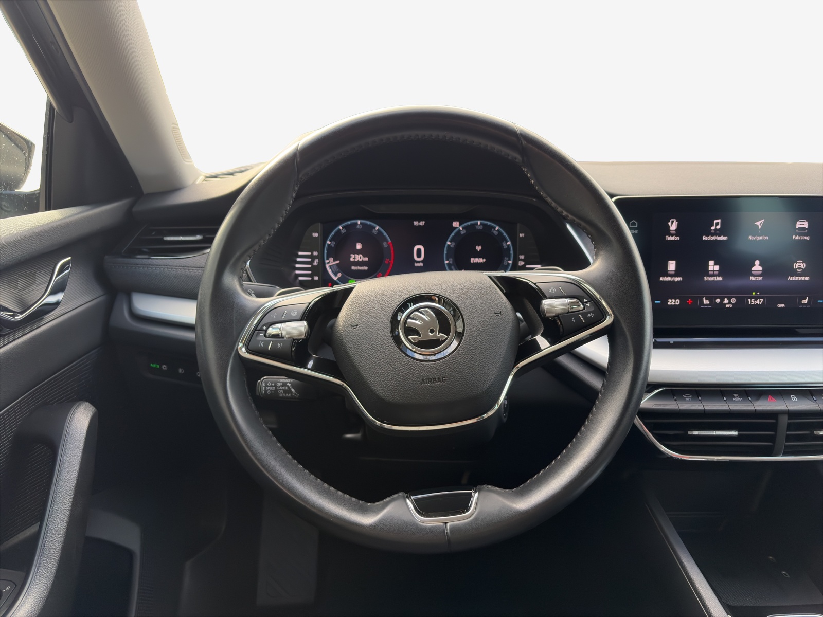 SKODA Octavia Combi 2.0 TSI Style DSG 4x4-image-9