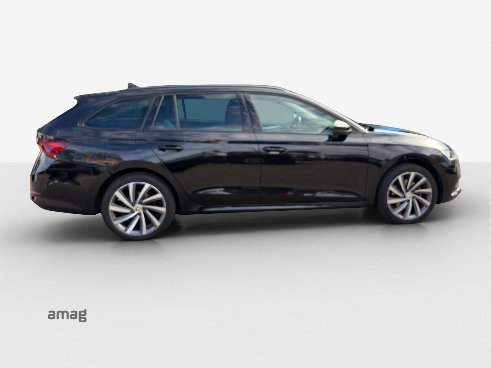 SKODA Octavia Combi 2.0 TSI Style DSG 4x4-image-15