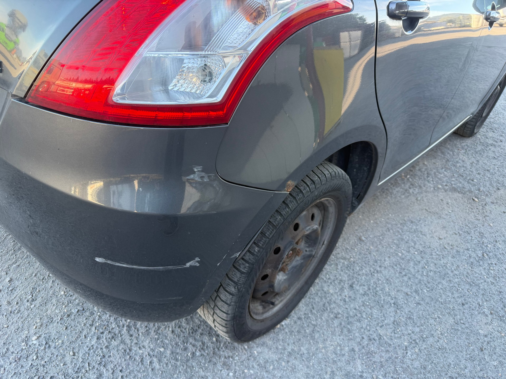 SUZUKI Swift 1.2i 16V GL 4x4-image-9