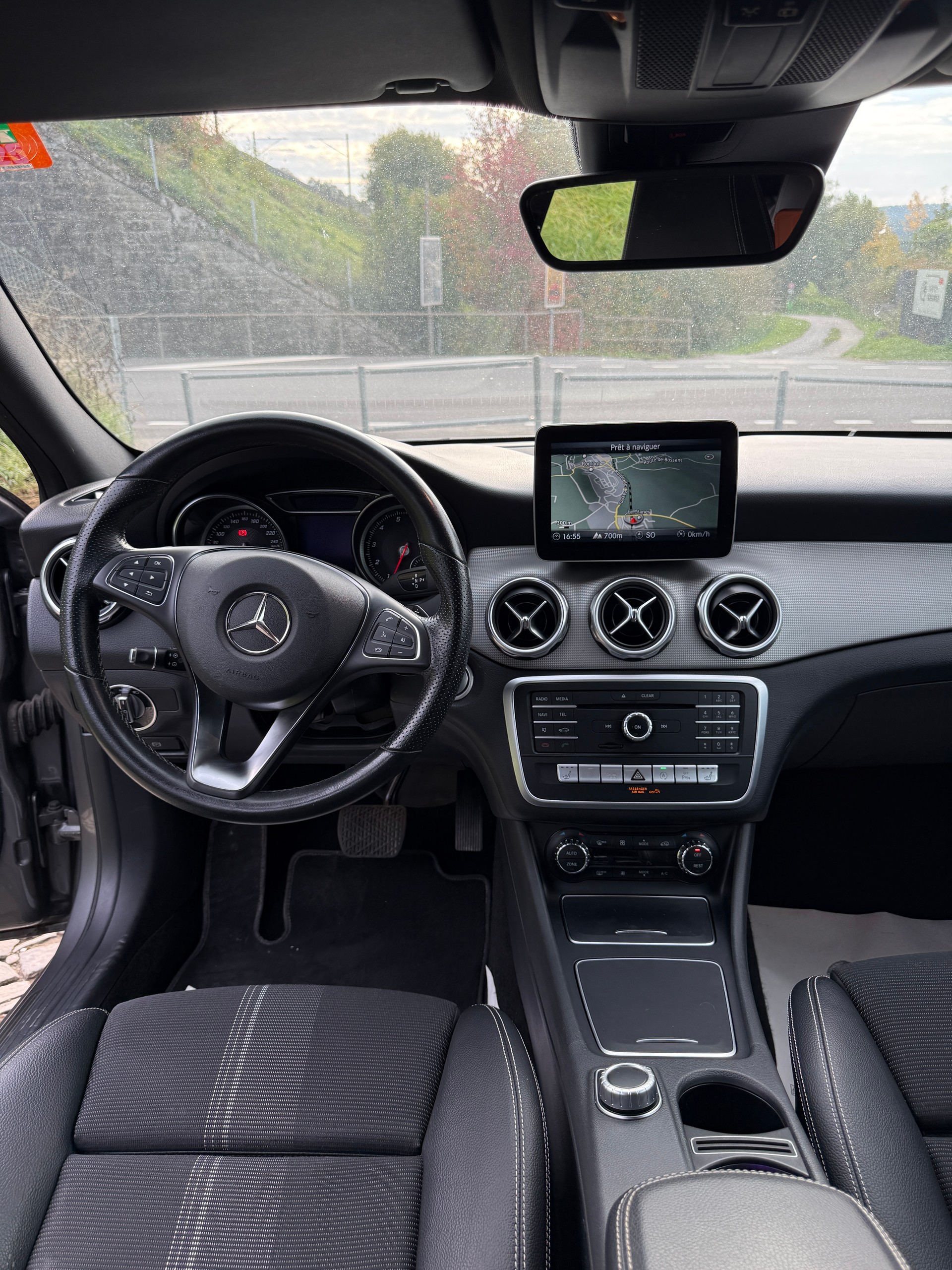 MERCEDES-BENZ GLA 200 Night Star 7G-DCT-image-6