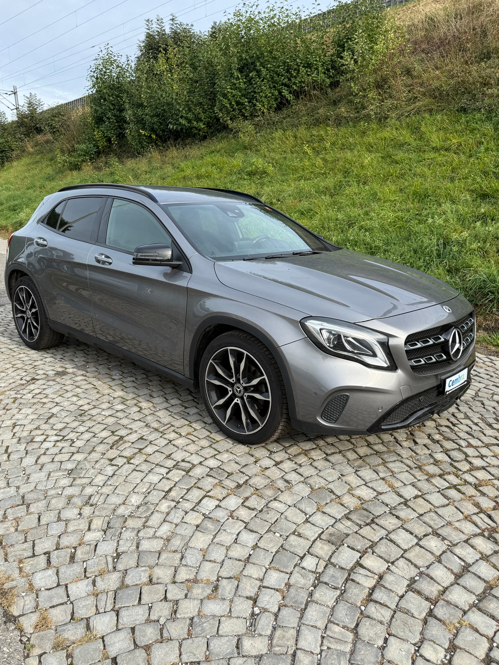 MERCEDES-BENZ GLA 200 Night Star 7G-DCT-image-1