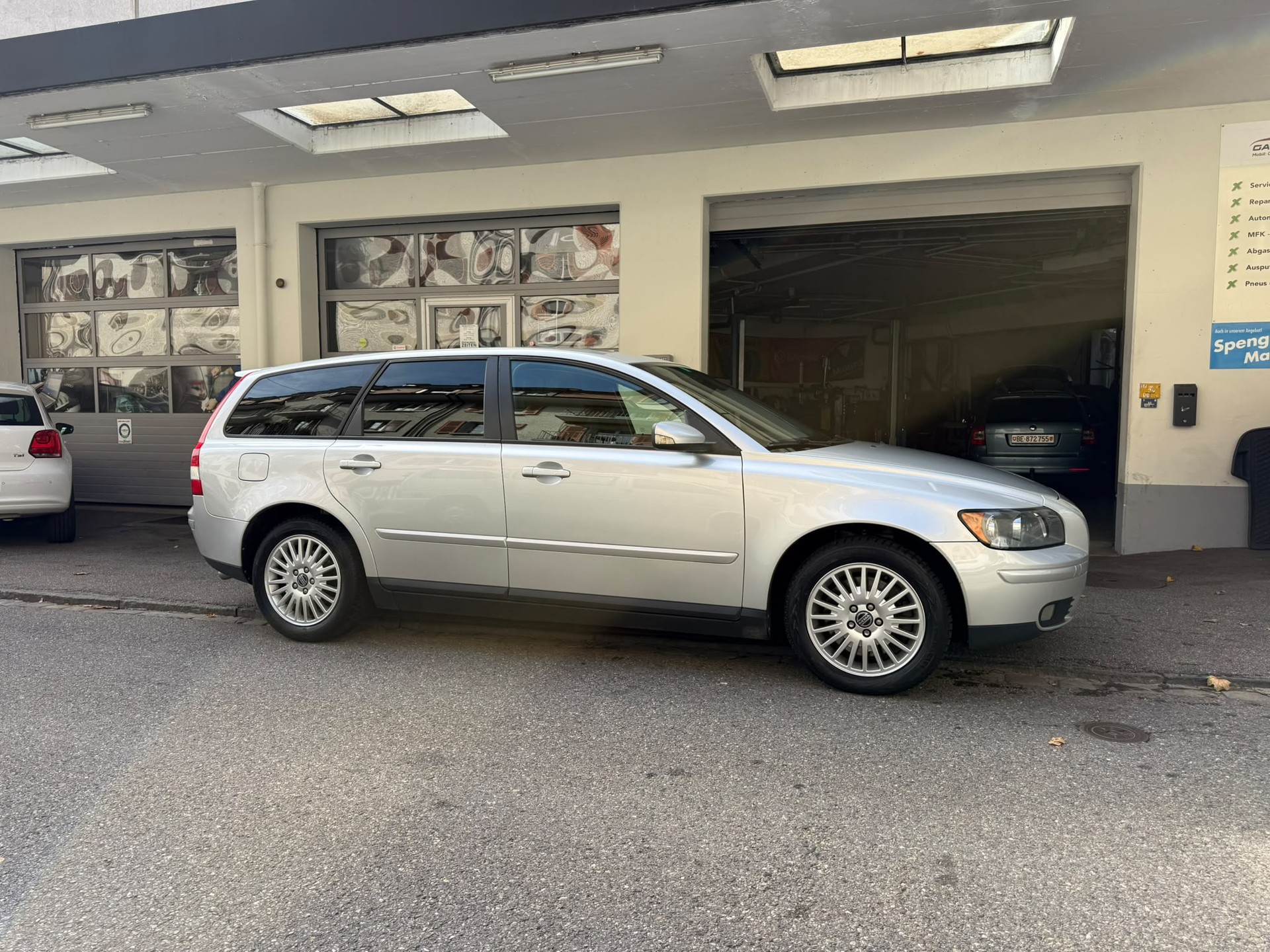 VOLVO V50 T5 Summum-image-2
