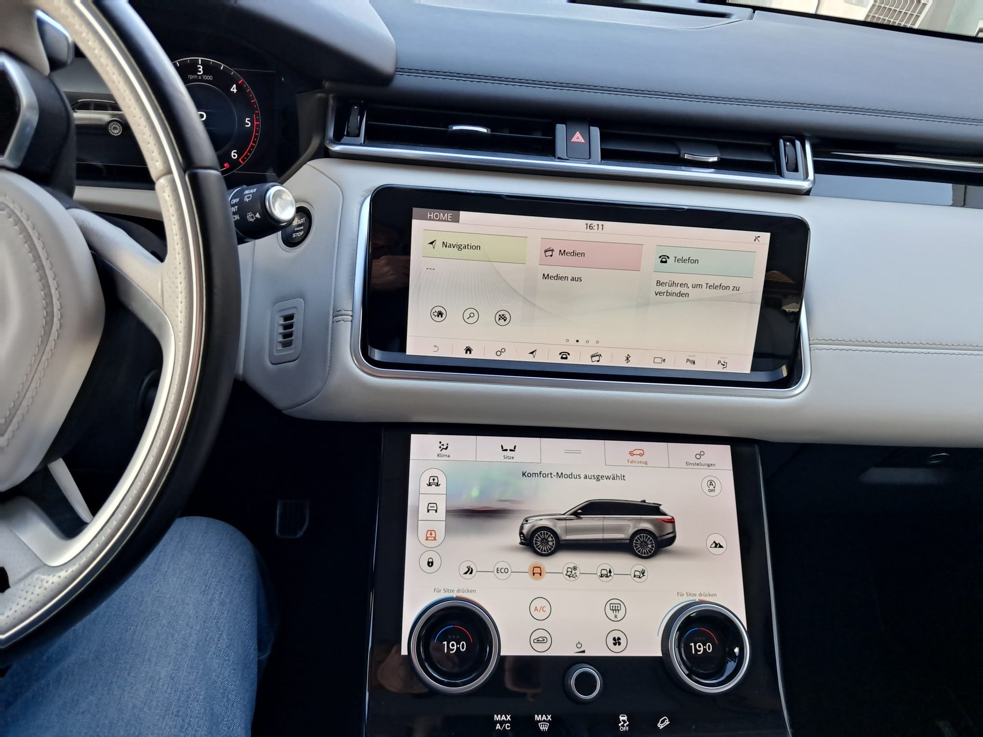 LAND ROVER 3.0 D 300 R-Dynamic HSE-image-5