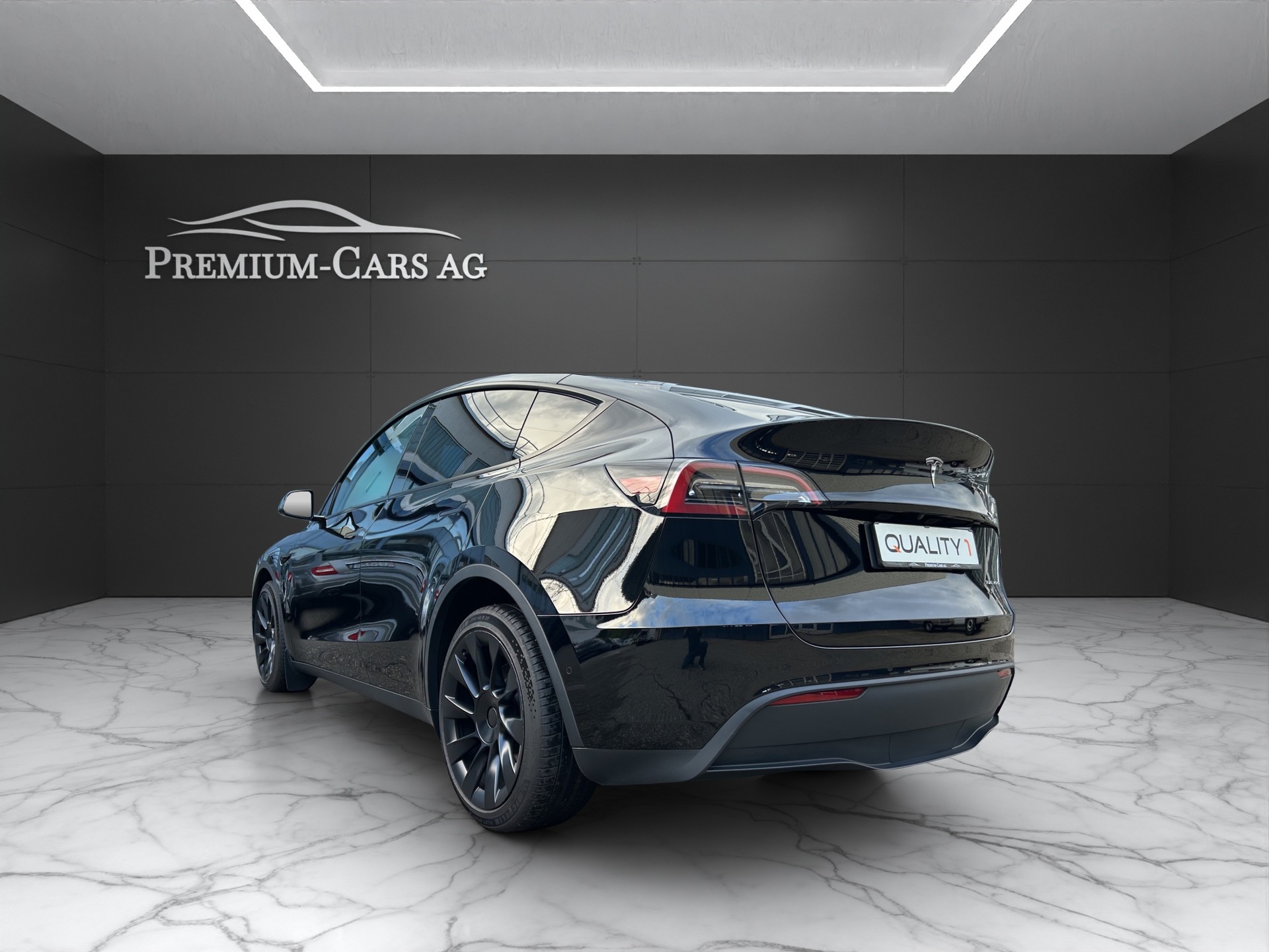 TESLA Model Y Long Range Dual Motor AWD / Model 2023-image-2