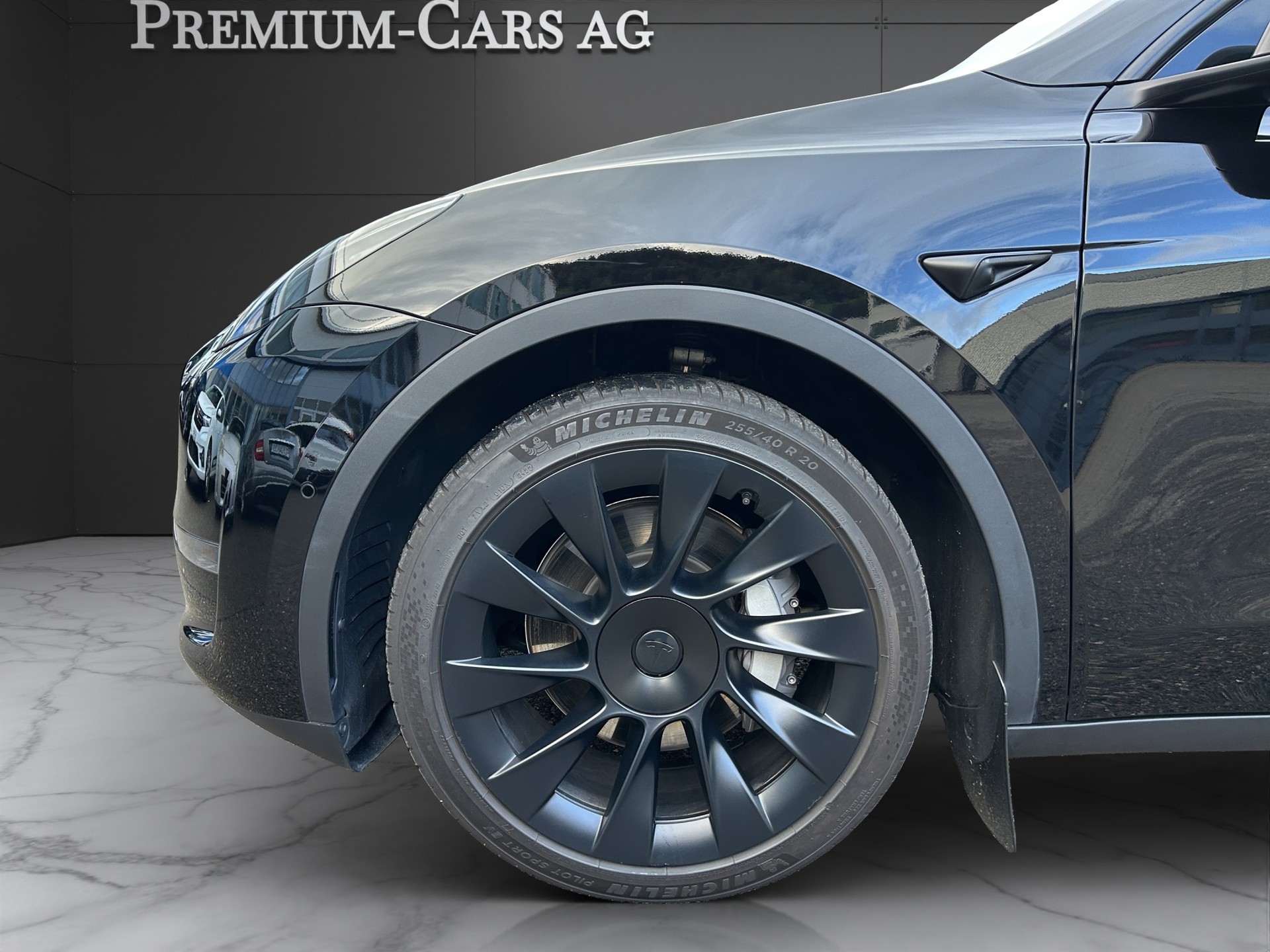 TESLA Model Y Long Range Dual Motor AWD / Model 2023-image-13