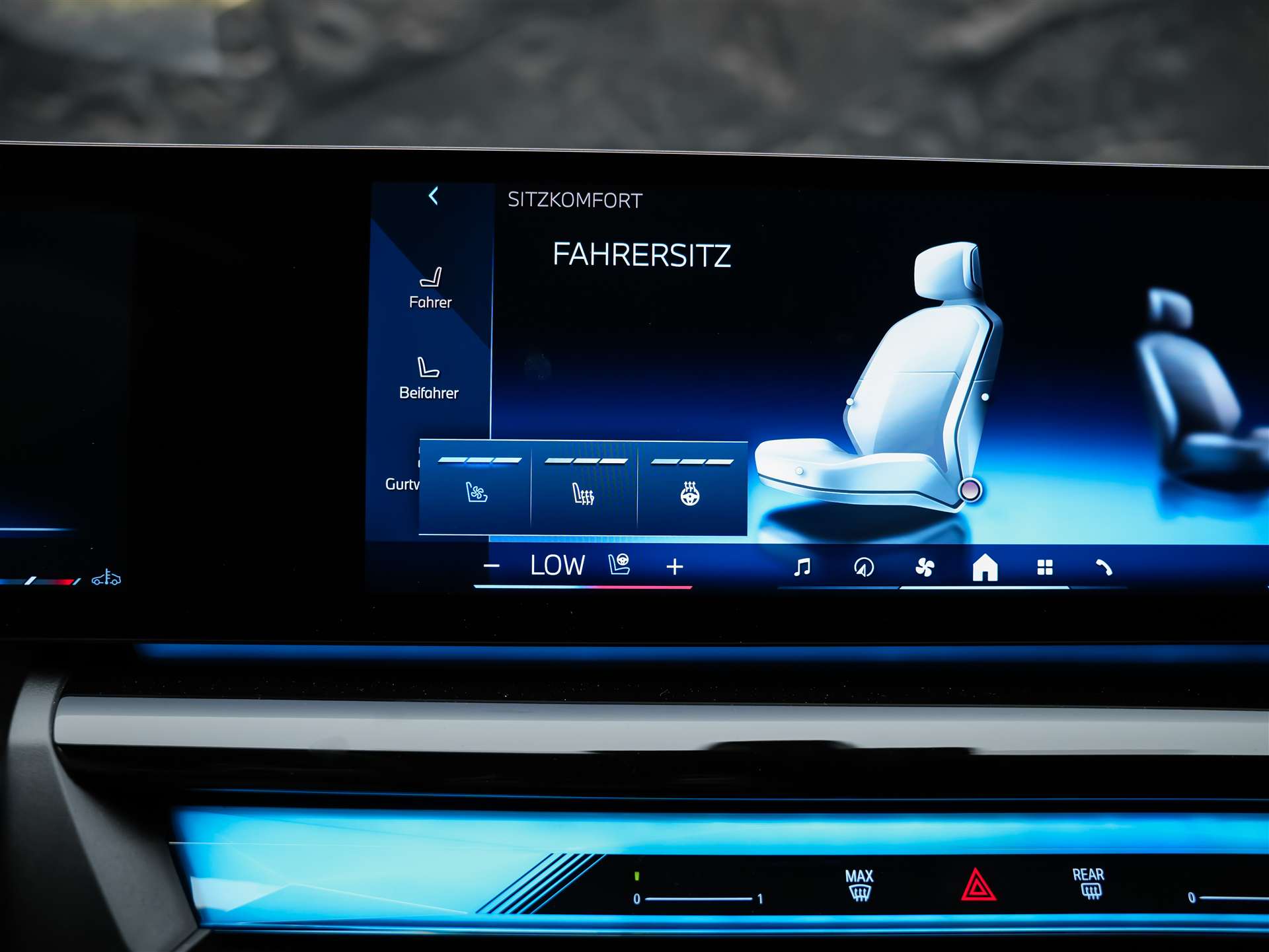 BMW 520i M Sport Steptronic *Werksgarantie*ICONIC GLOW*21" Felgen*Sitzlüftung*-image-35