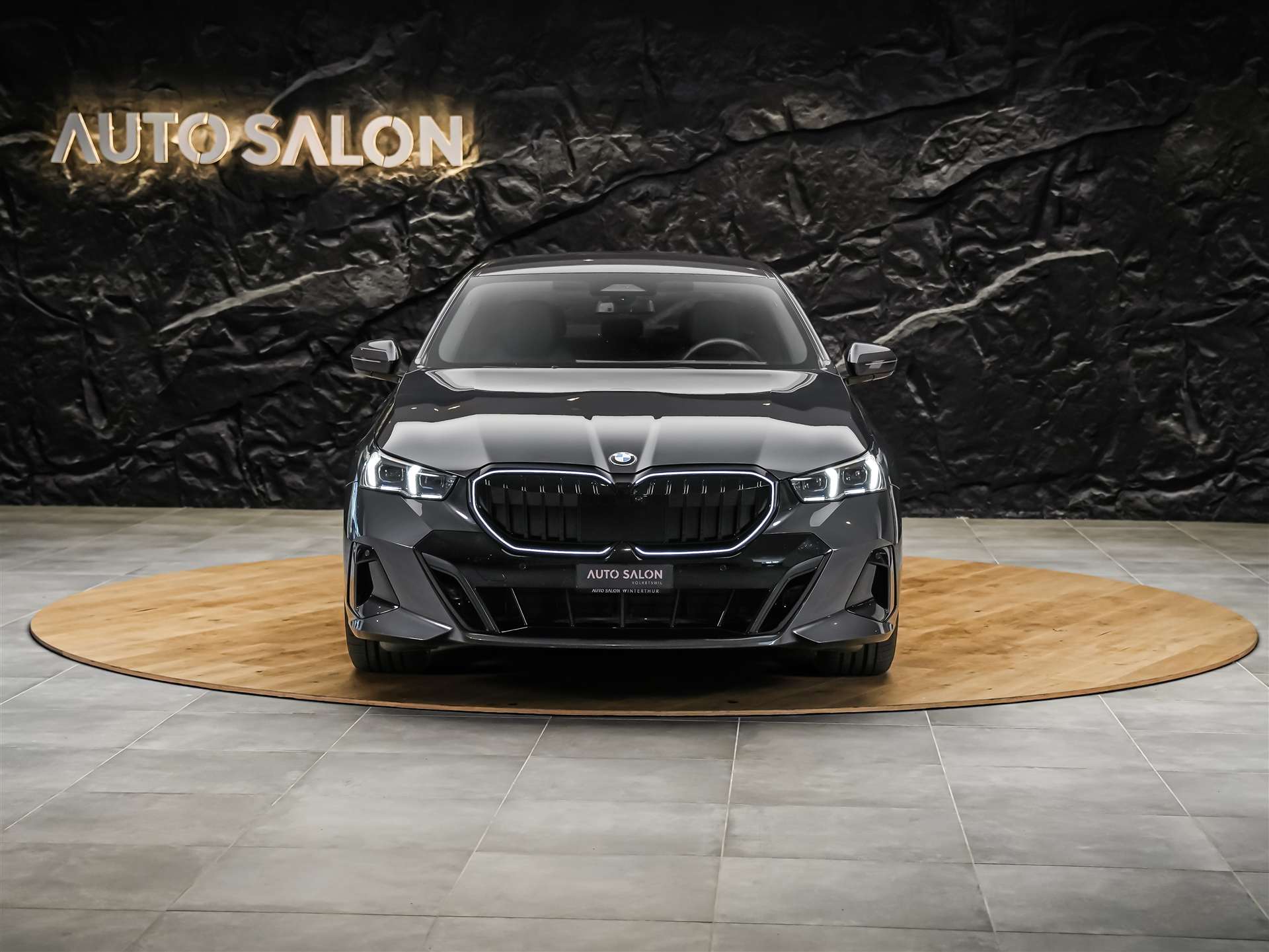 BMW 520i M Sport Steptronic *Werksgarantie*ICONIC GLOW*21" Felgen*Sitzlüftung*-image-6