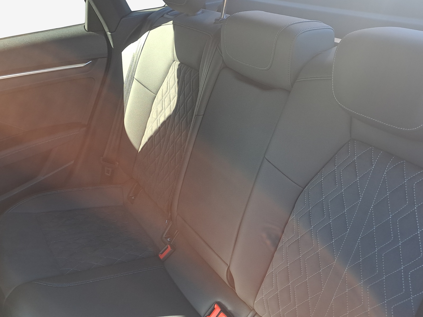 AUDI A3 Sportback 35 TFSI S line Attraction S-tronic-image-11
