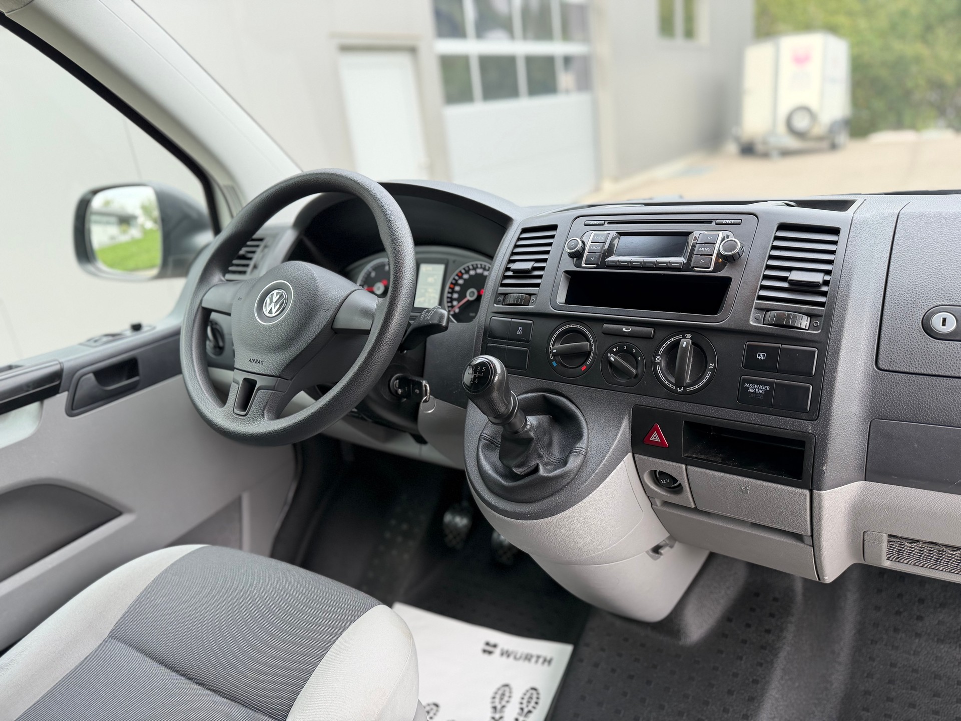 VW T5 2.0 TDI 52.000km Frish Ab Mfk-image-6