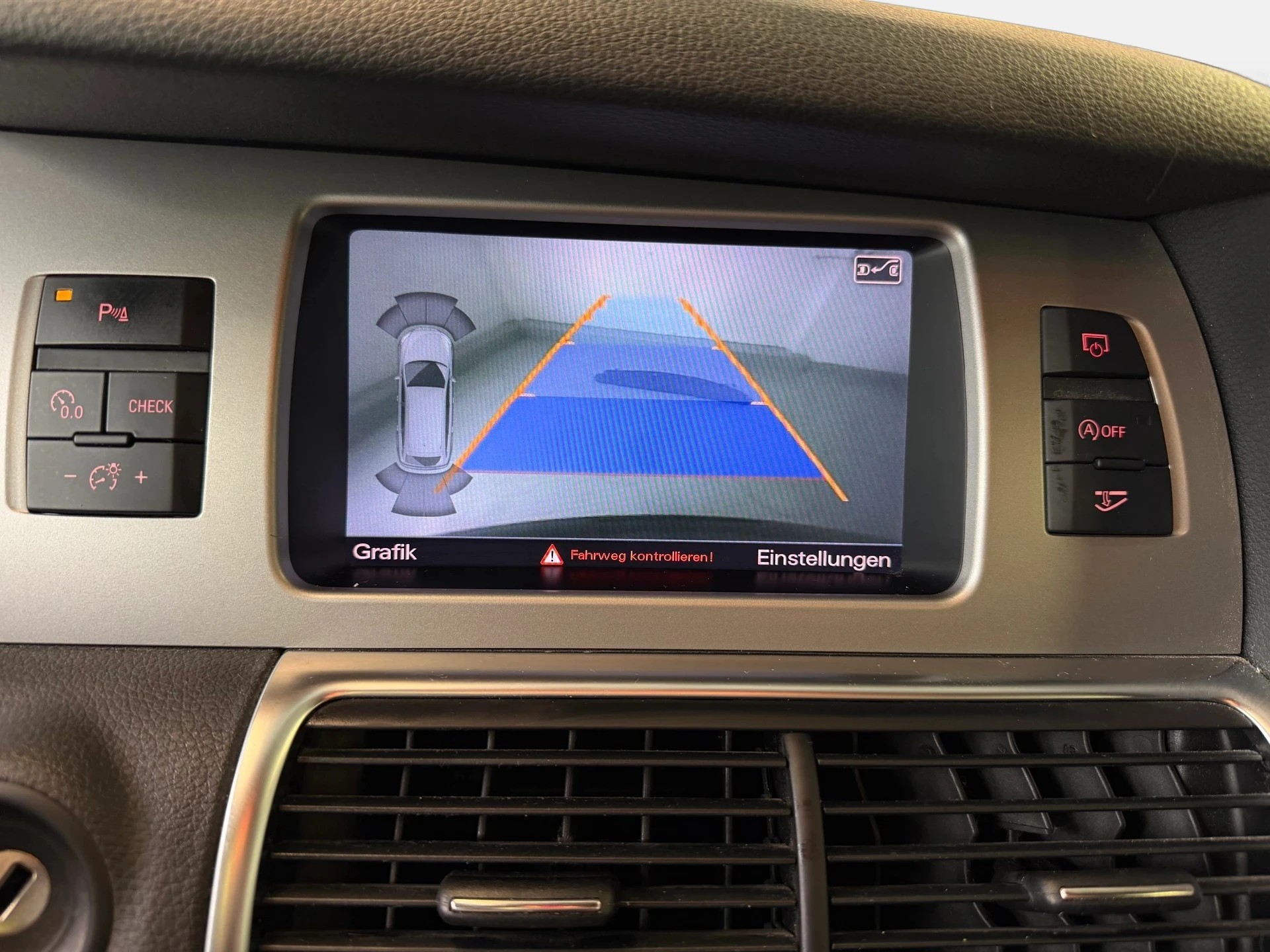 AUDI Q7 3.0 TDI addBlue quattro tiptronic | MFK 04.2025 | AHK 3.2t. | 7-Plätzer | S-Line-image-17