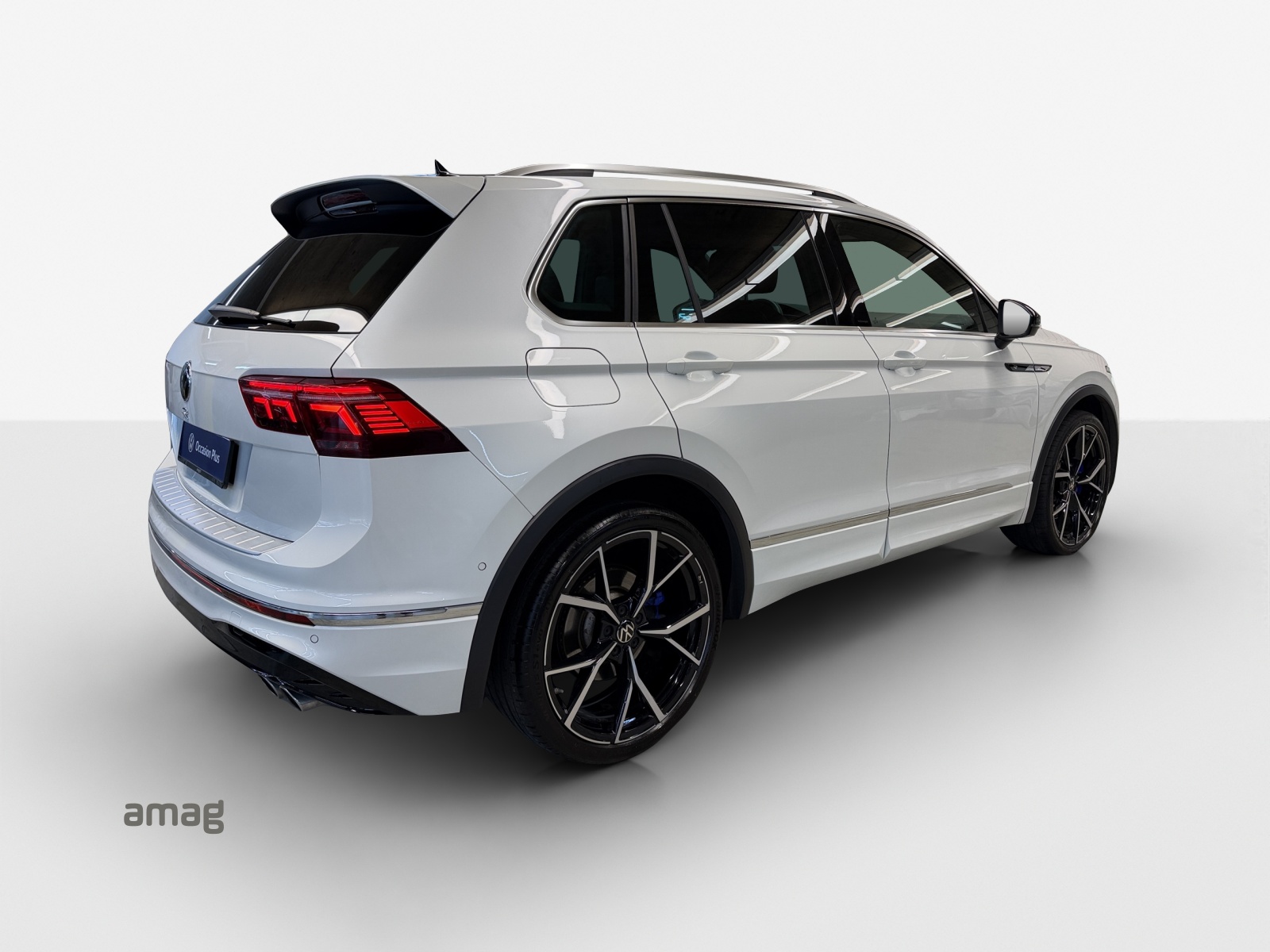 VW Tiguan 2.0TSI R 4Motion DSG-image-4