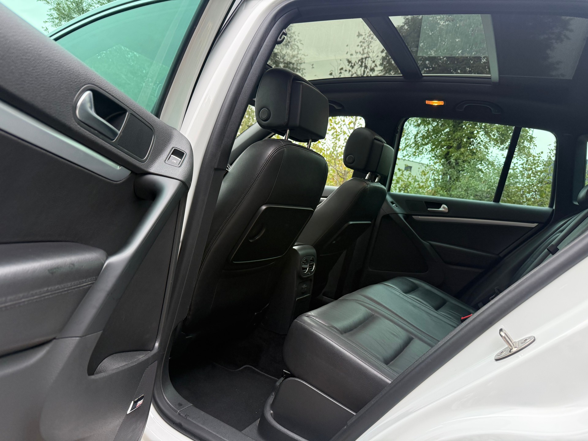 VW Tiguan 2.0 TDI Cityscape 4Motion DSG-image-9